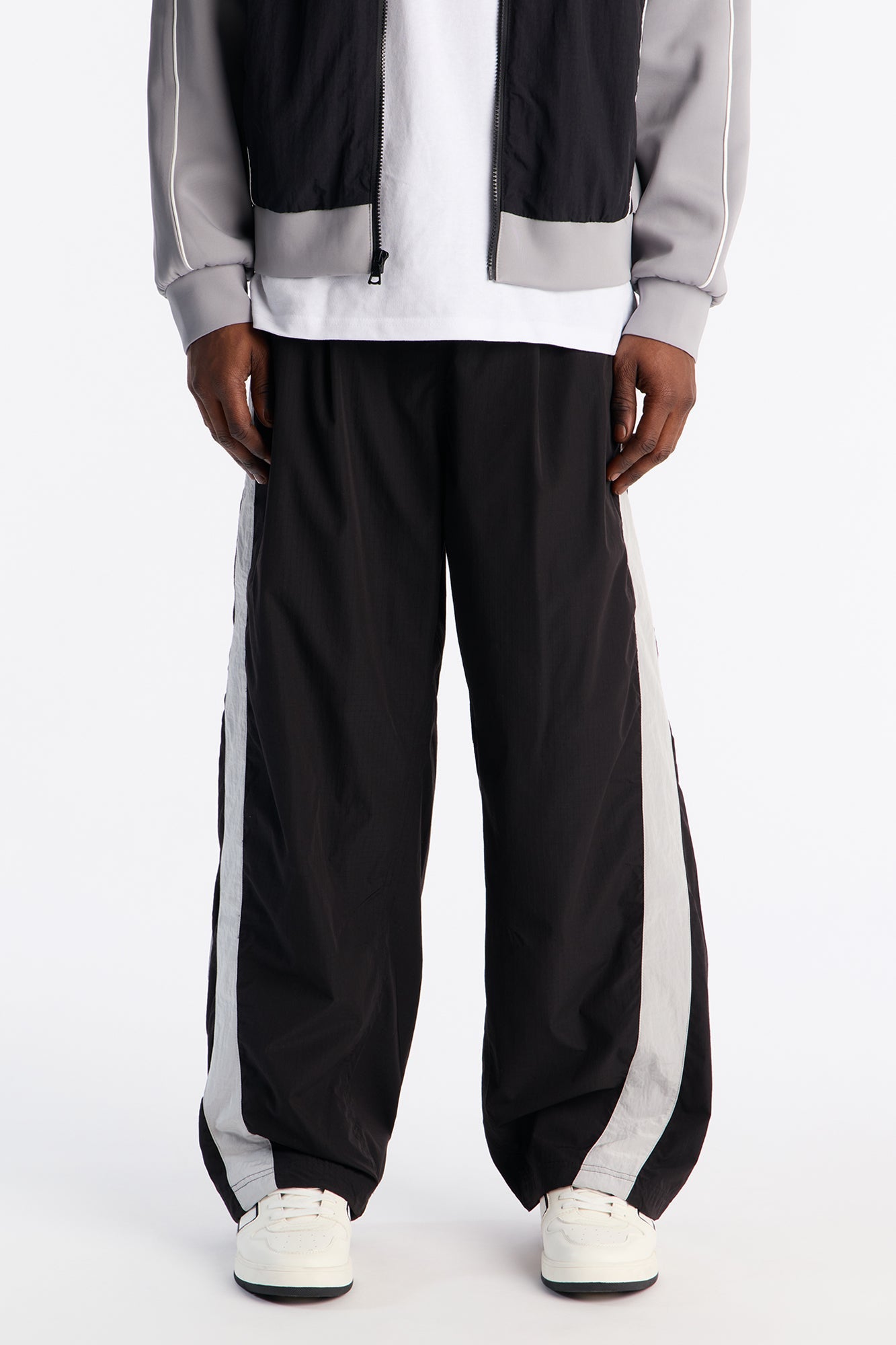 Wide Leg Rear All Over Pocket Tech Pant - Black