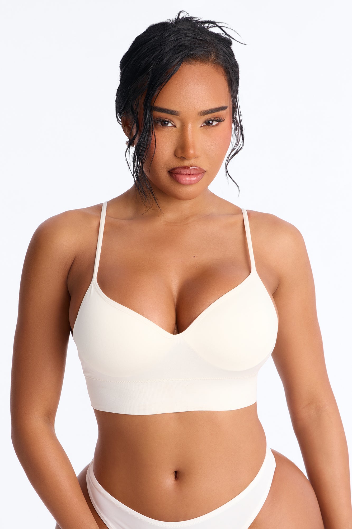 Close For Comfort Seamless Wireless Deep Plunge Bra - Off White