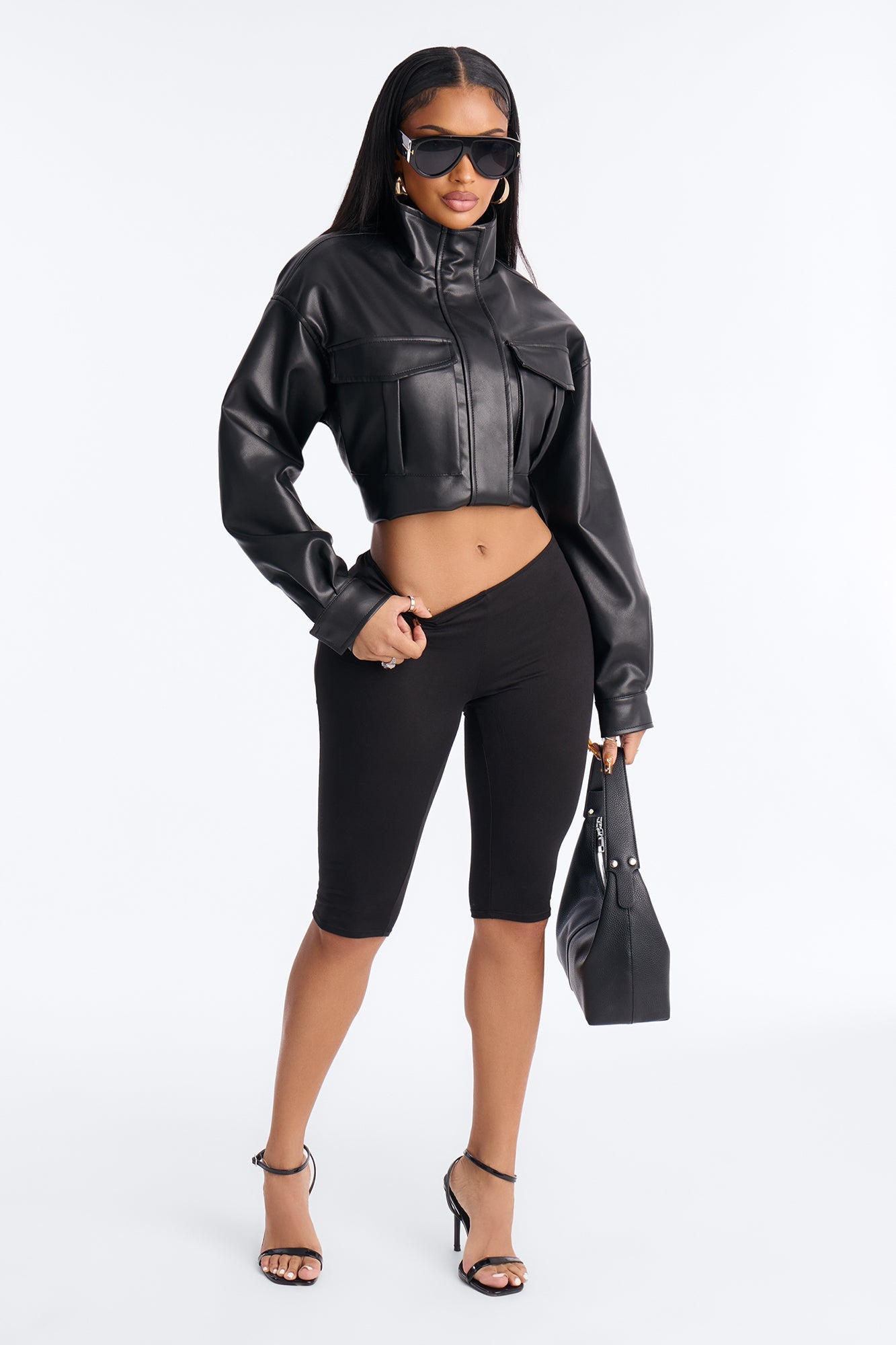 Feeling Cheeky Mid Rise Ruched Butt Capri Legging 14″ - Black