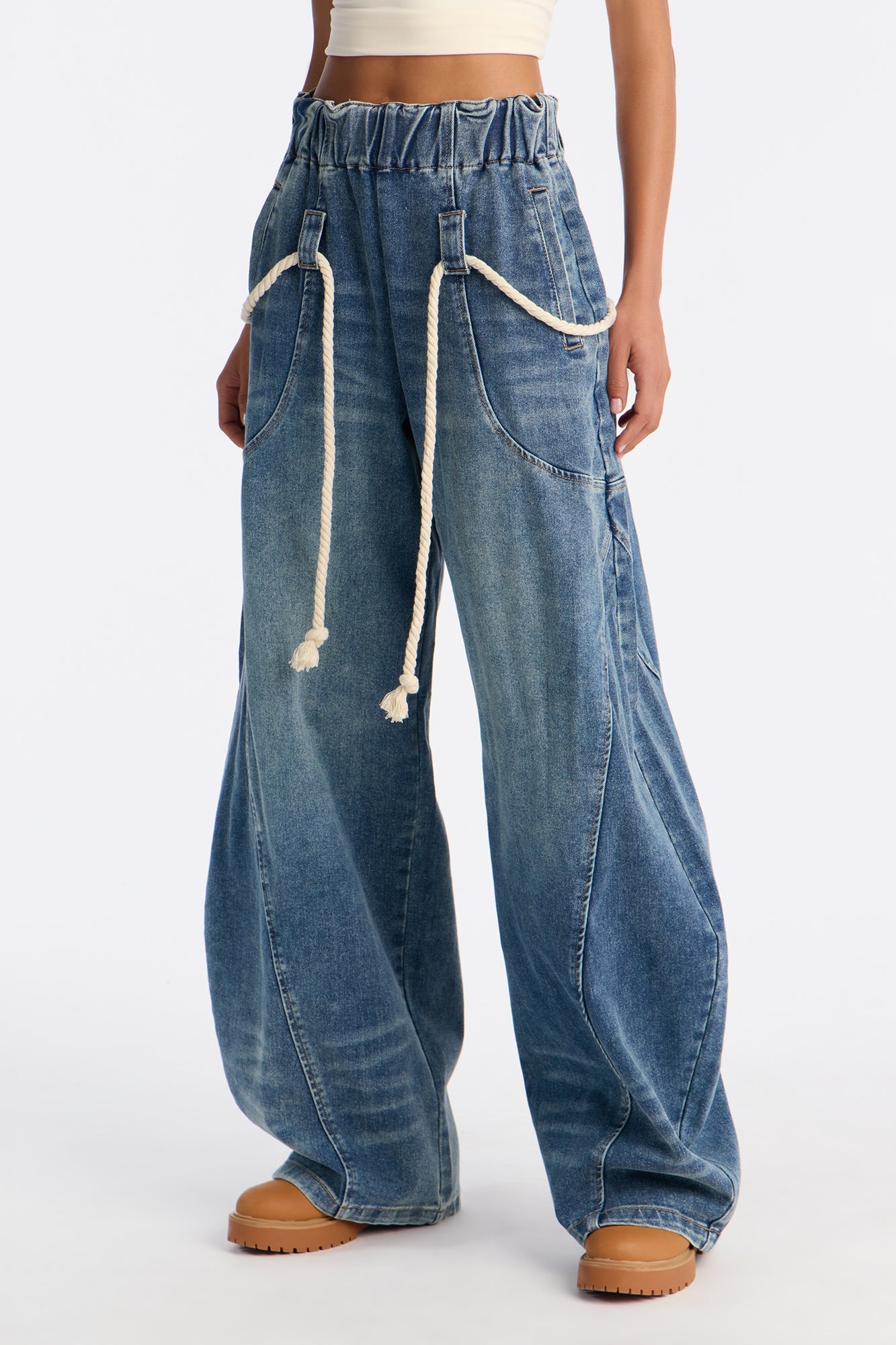 Hang Tight Belted Baggy Jeans - Dark Wash