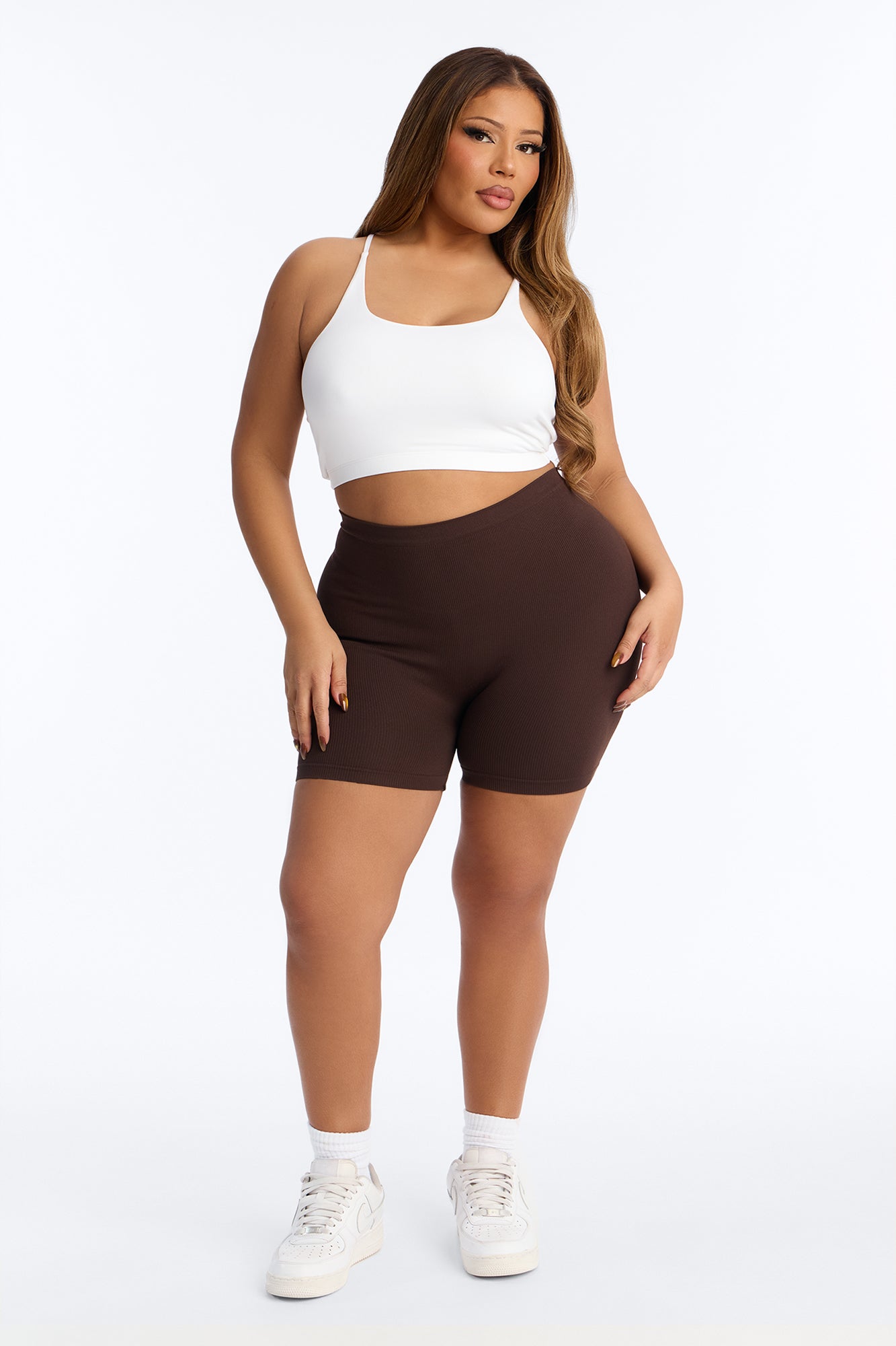 Uncomplicated Seamless Shorts - Dark Brown