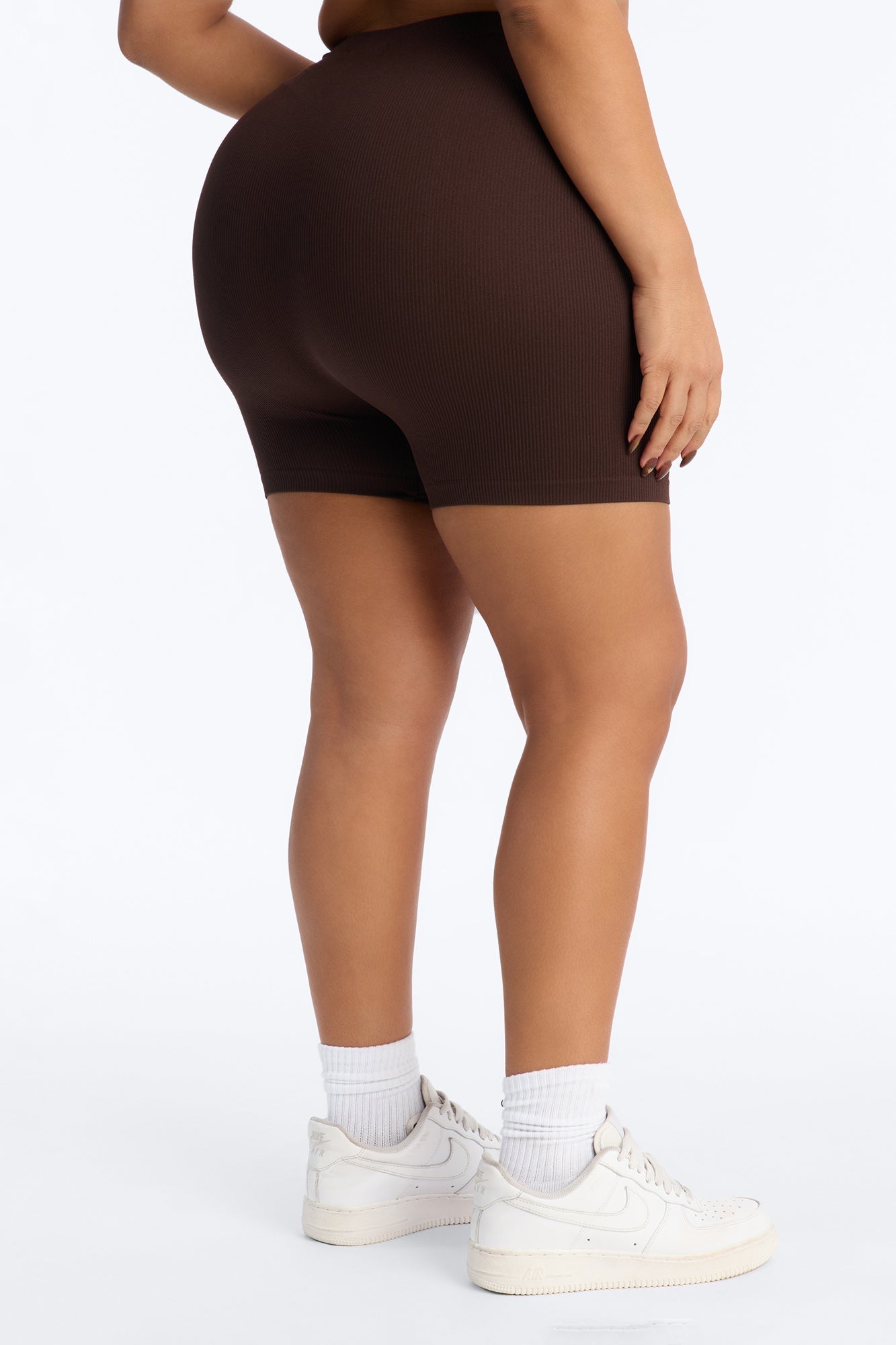Uncomplicated Seamless Shorts - Dark Brown