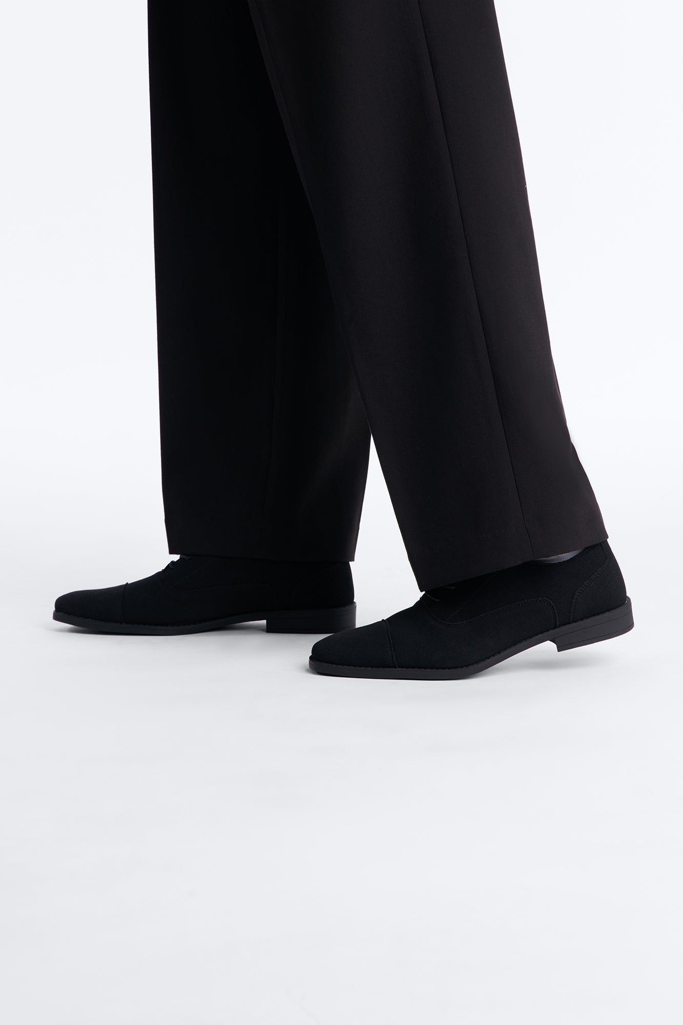 Classic Textured Lace Up Cap Toe Oxford - Black