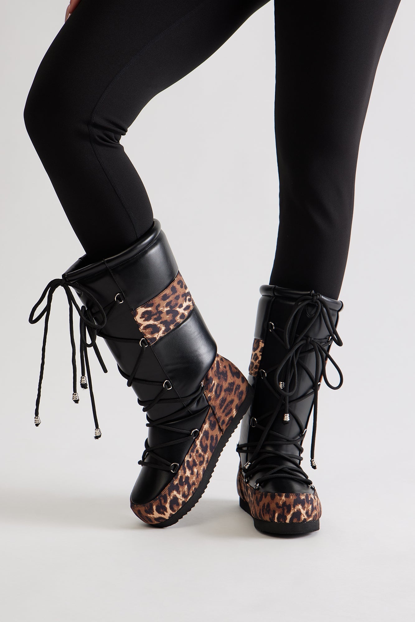 Up North Lace Up Snow Boots - Leopard