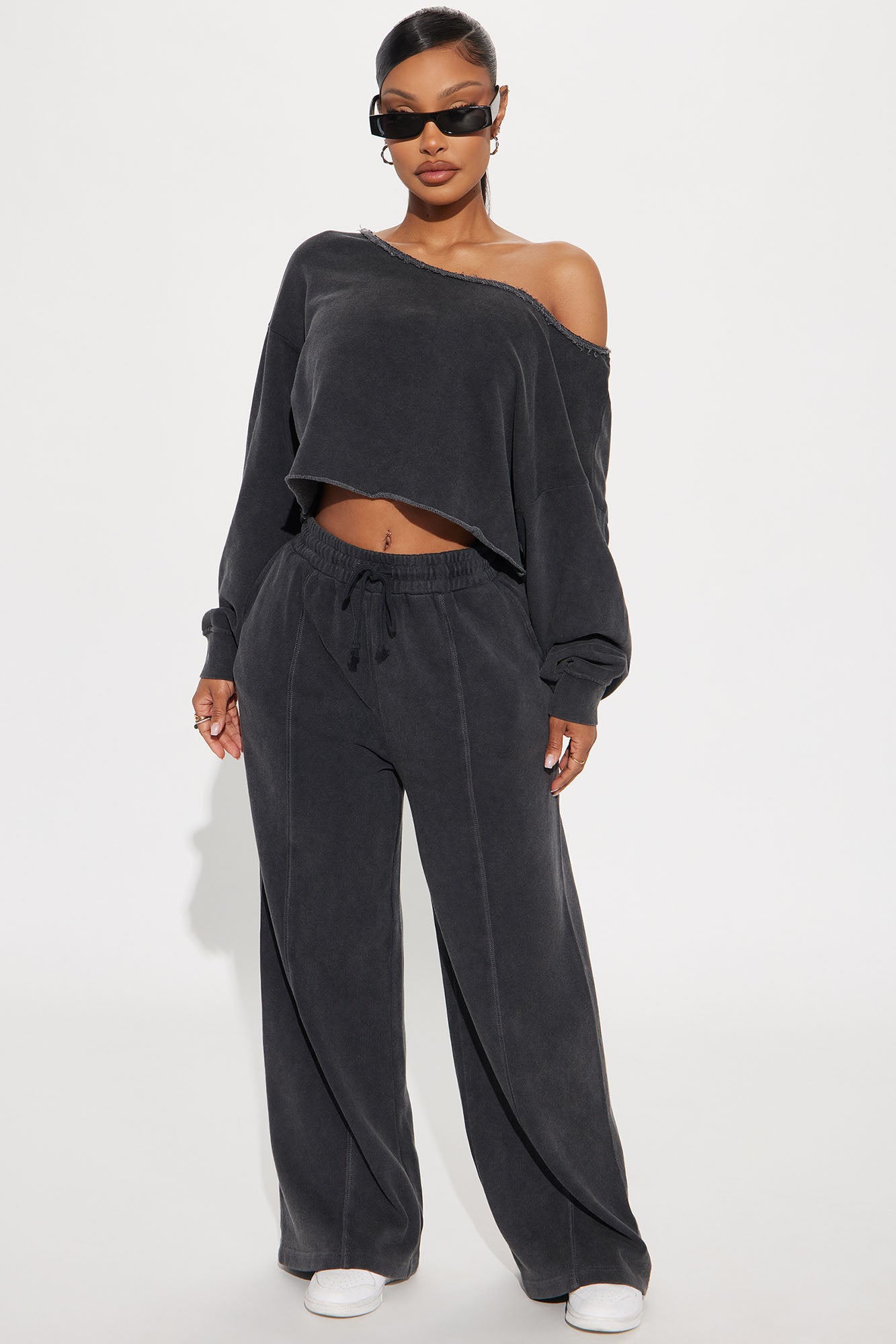 The Washed Off Shoulder Sweatshirt - Black