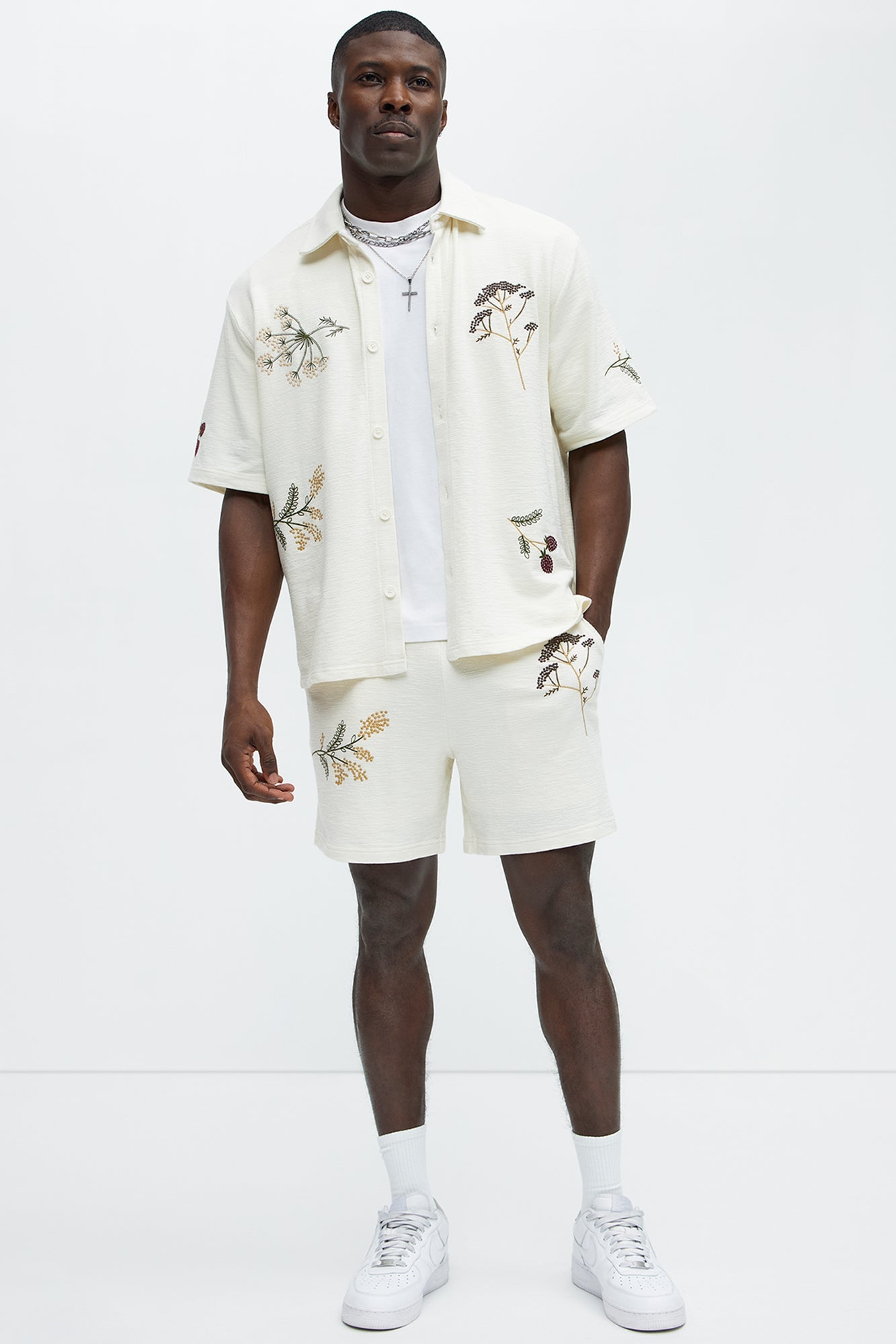Berries And Blooms Embroidered Shorts - Cream