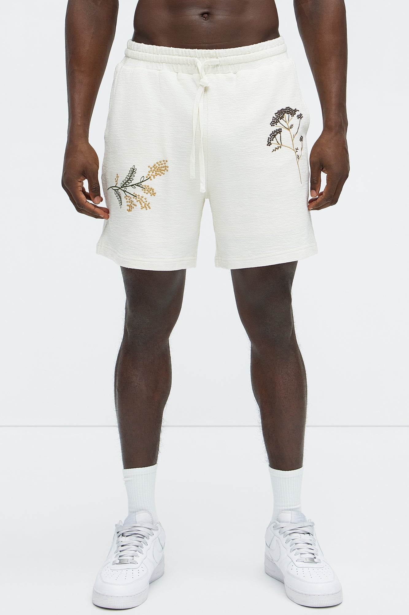 Berries And Blooms Embroidered Shorts - Cream