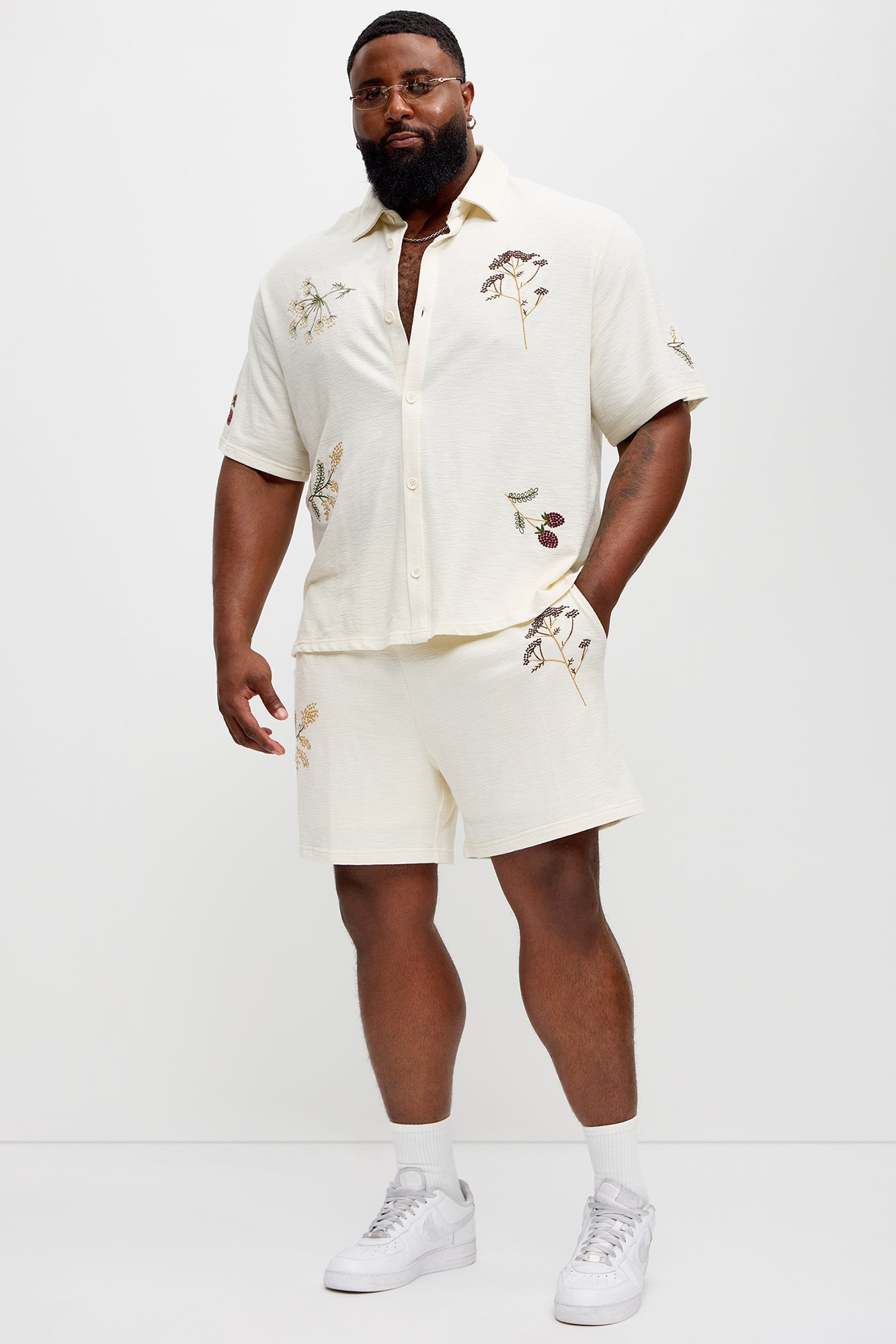 Berries And Blooms Embroidered Shorts - Cream