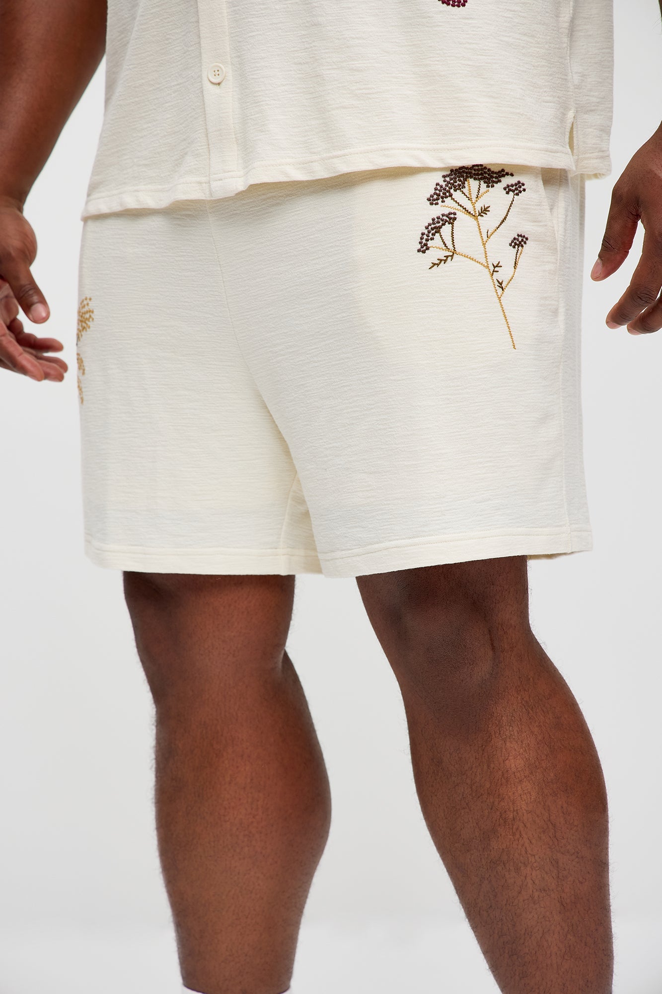 Berries And Blooms Embroidered Shorts - Cream