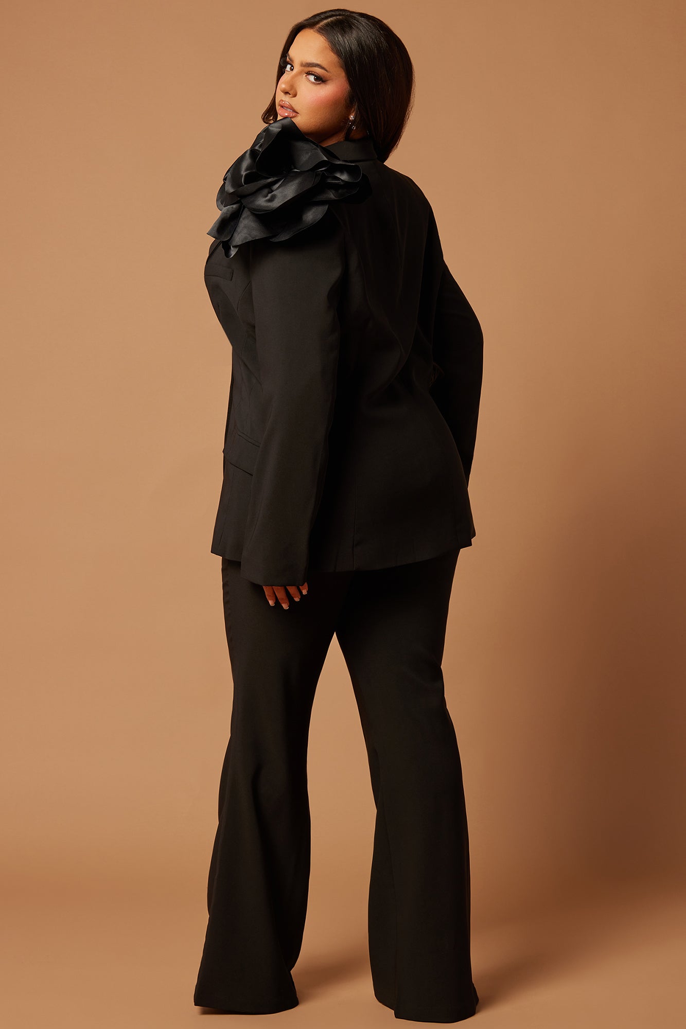 Evanna Floral Applique Suit Set - Black