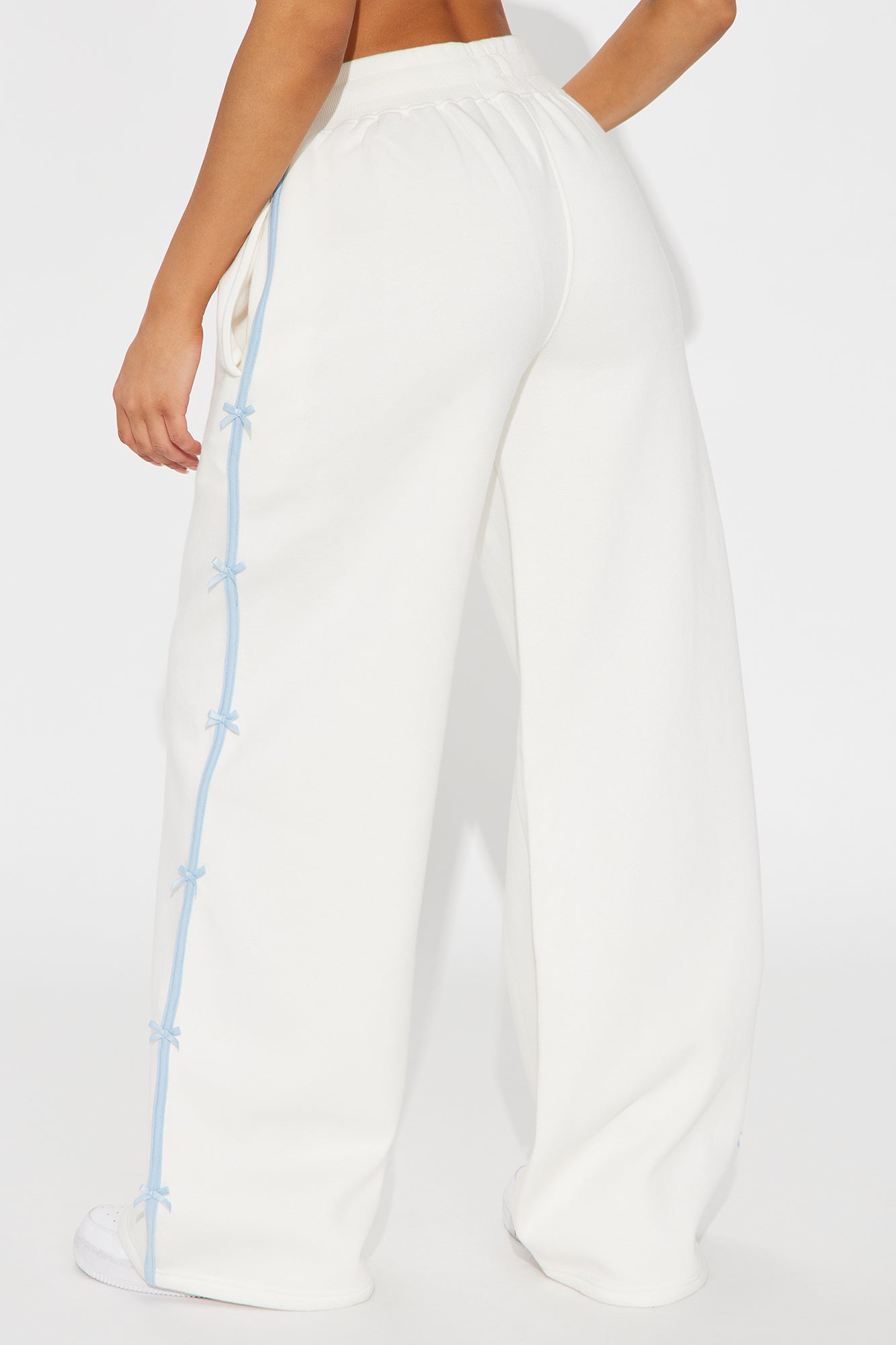 Sara Wide Leg Striped Fleece Pant - White