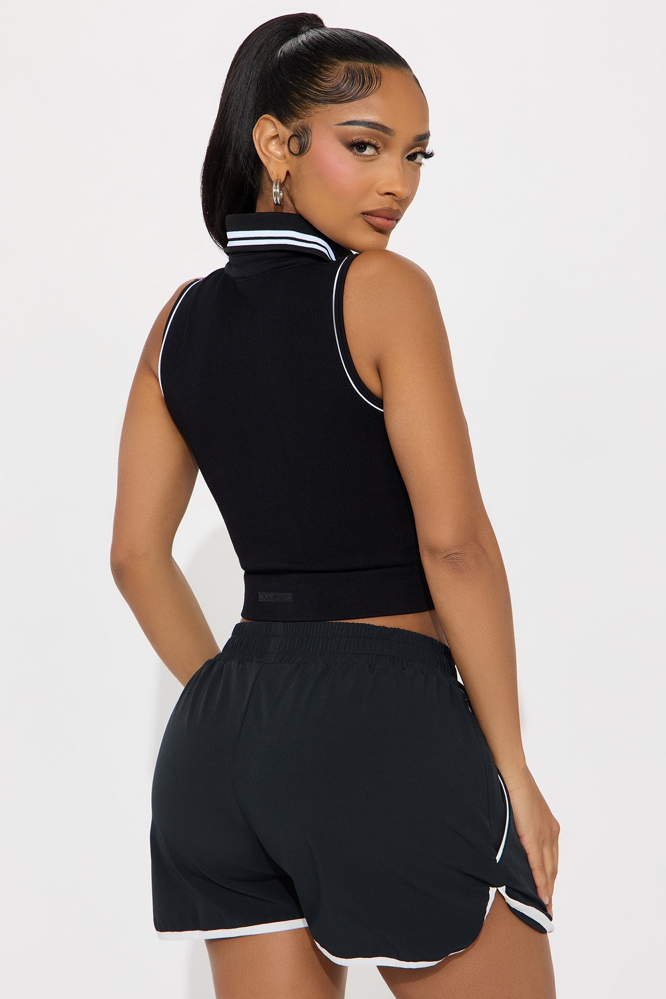 Clubhouse Charm Effortless Seamless Active Top - Black