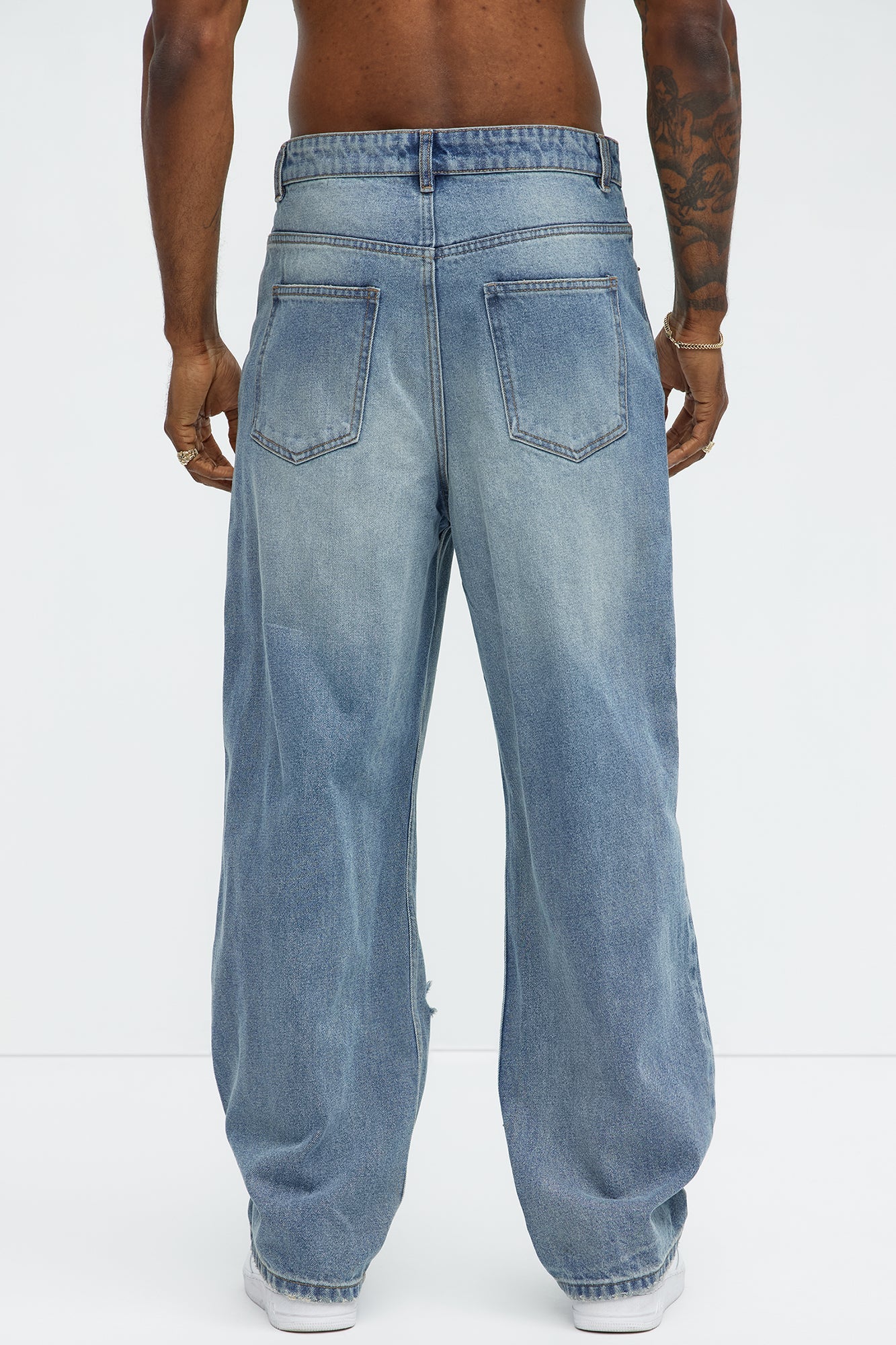 Jefferey Distressed Baggy Jeans - Medium Blue Wash