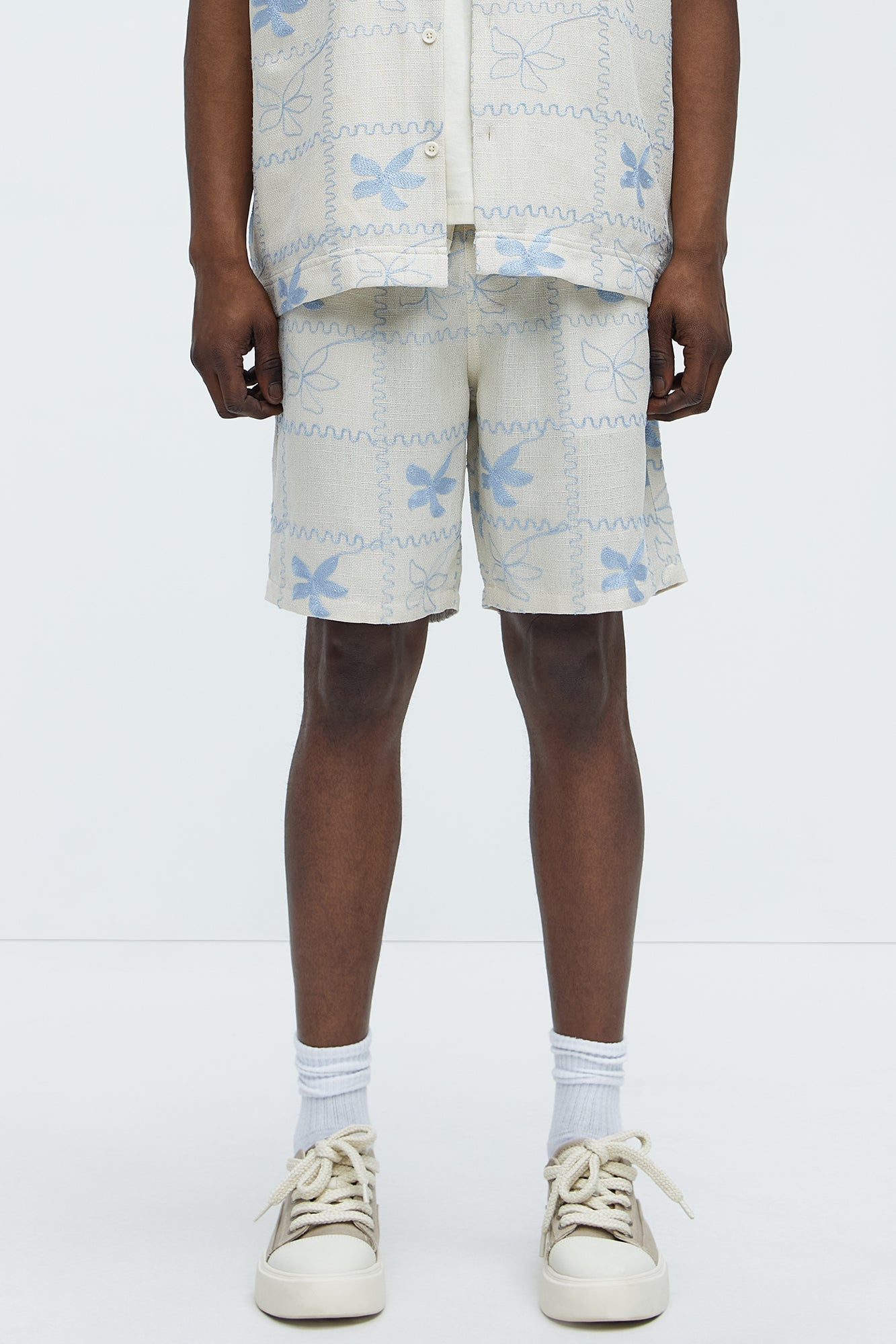 Embroidered Flowers Relaxed Shorts - Off White/combo
