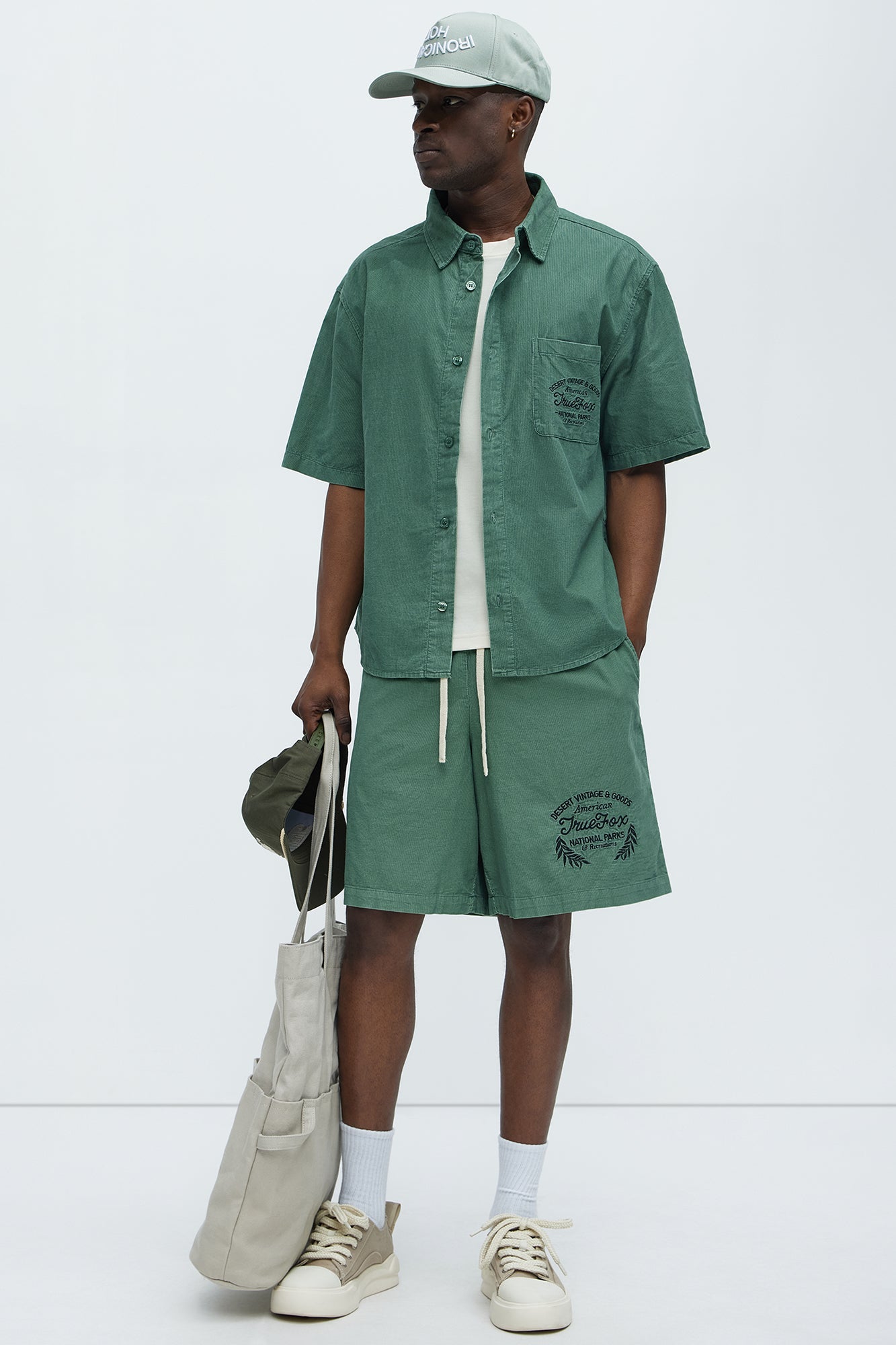 Retro Embroidered Corduroy Shorts - Green