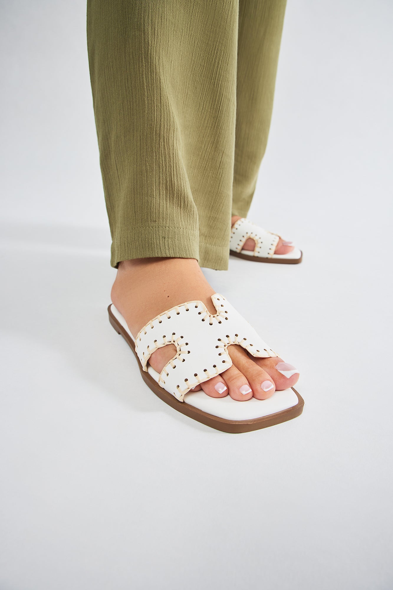 Joele Flat Sandals - White