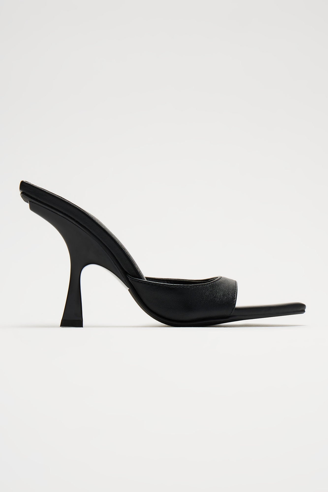 Strut This Heels - Black