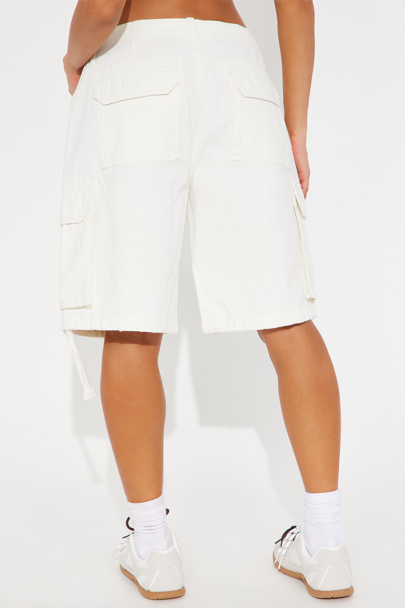 Onto Something Bermuda Short - White