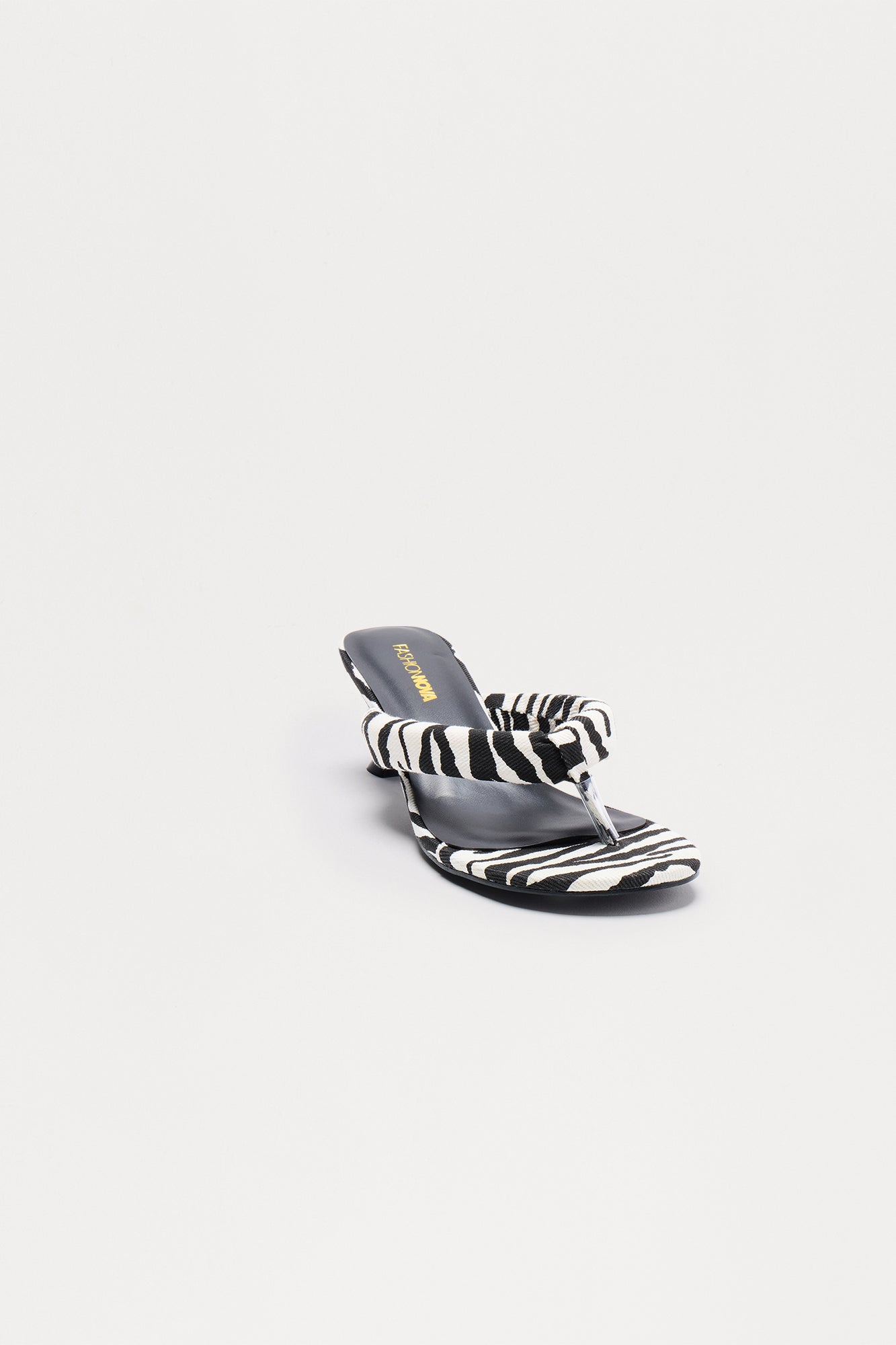 Moa Thong Kitten Heels - Black/White