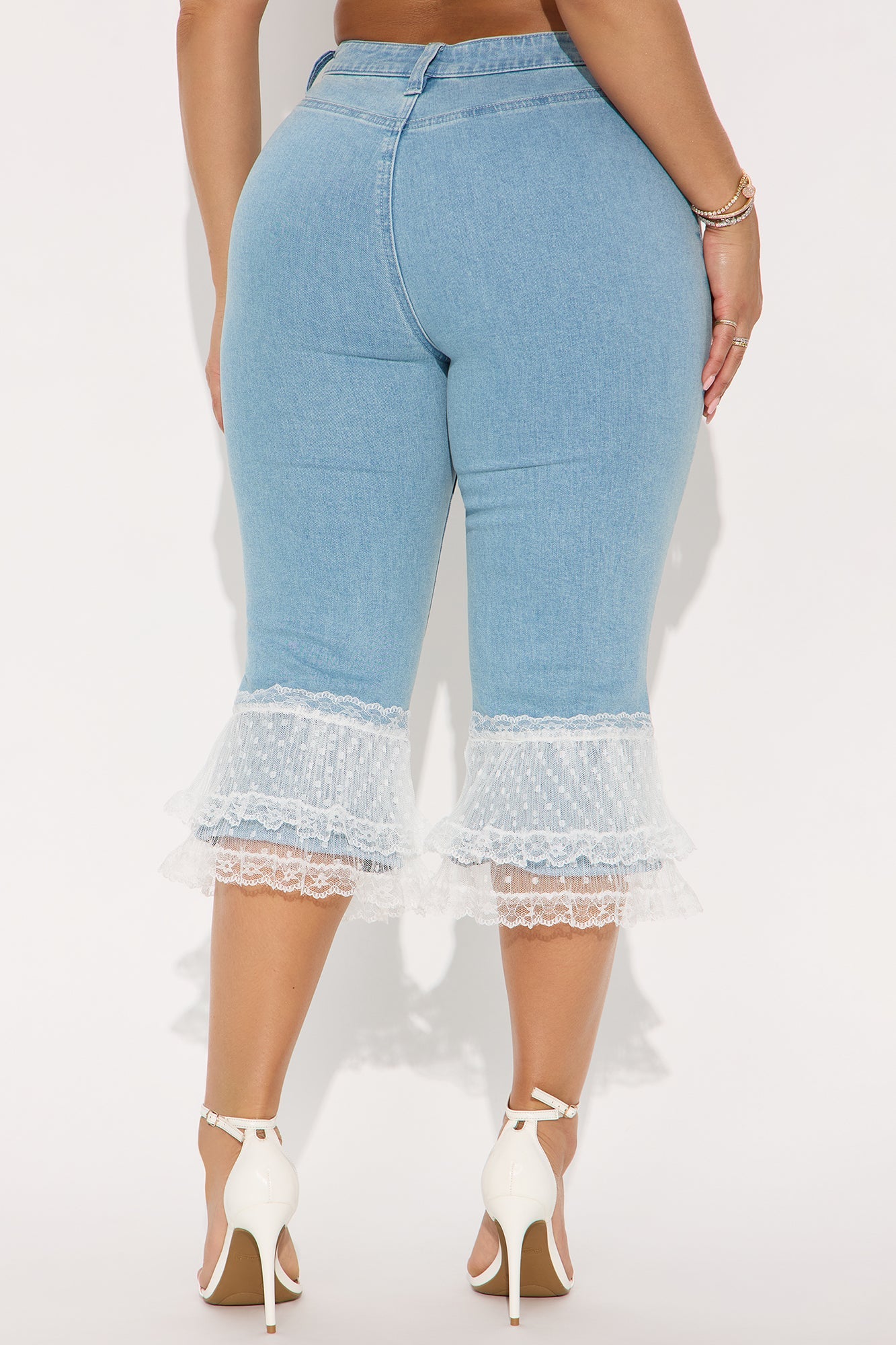 Ciao Bella Skinny Capri Jeans - Light Wash