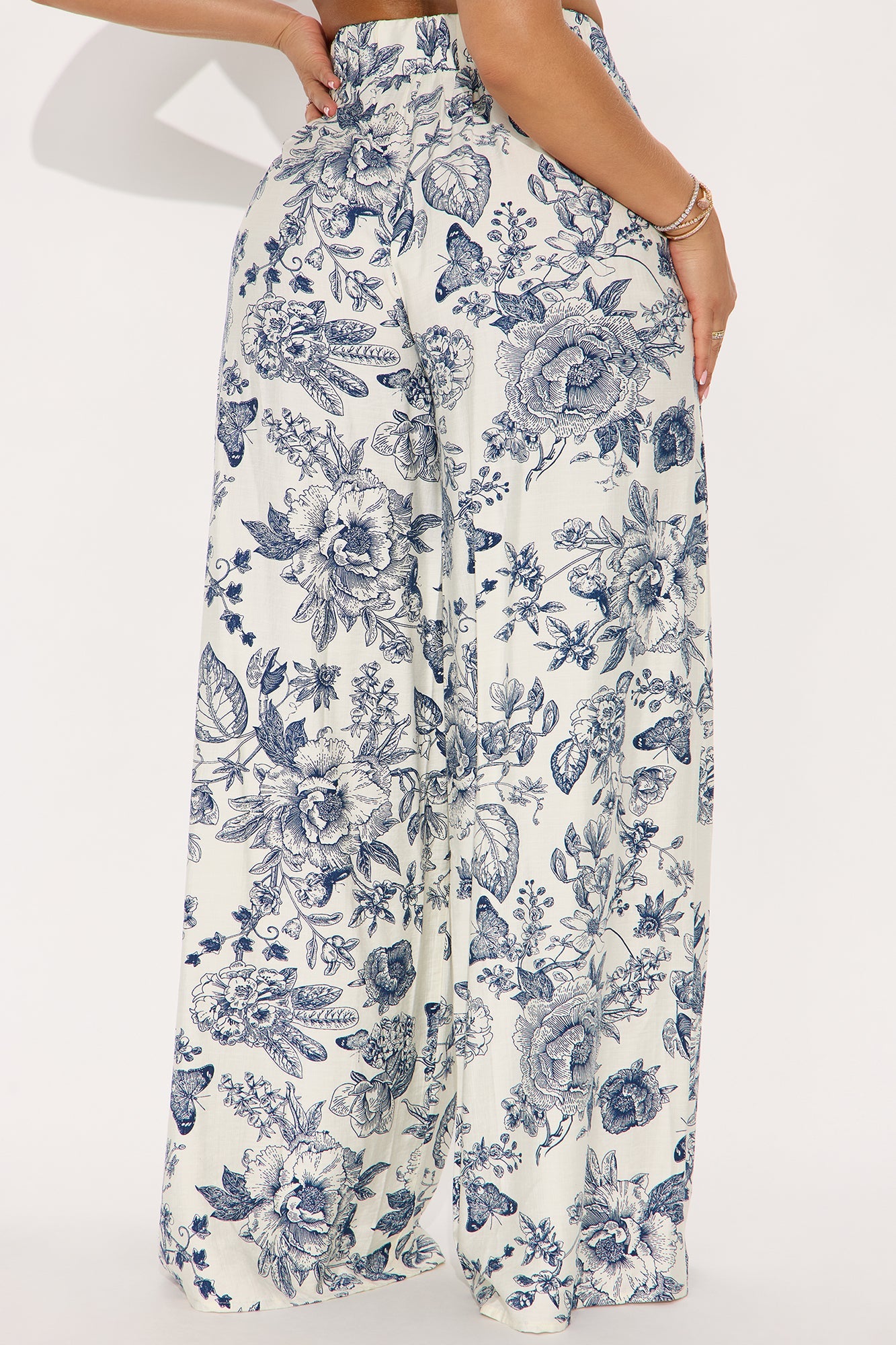 On A Resort Getaway Wide Leg Linen Pant - Navy