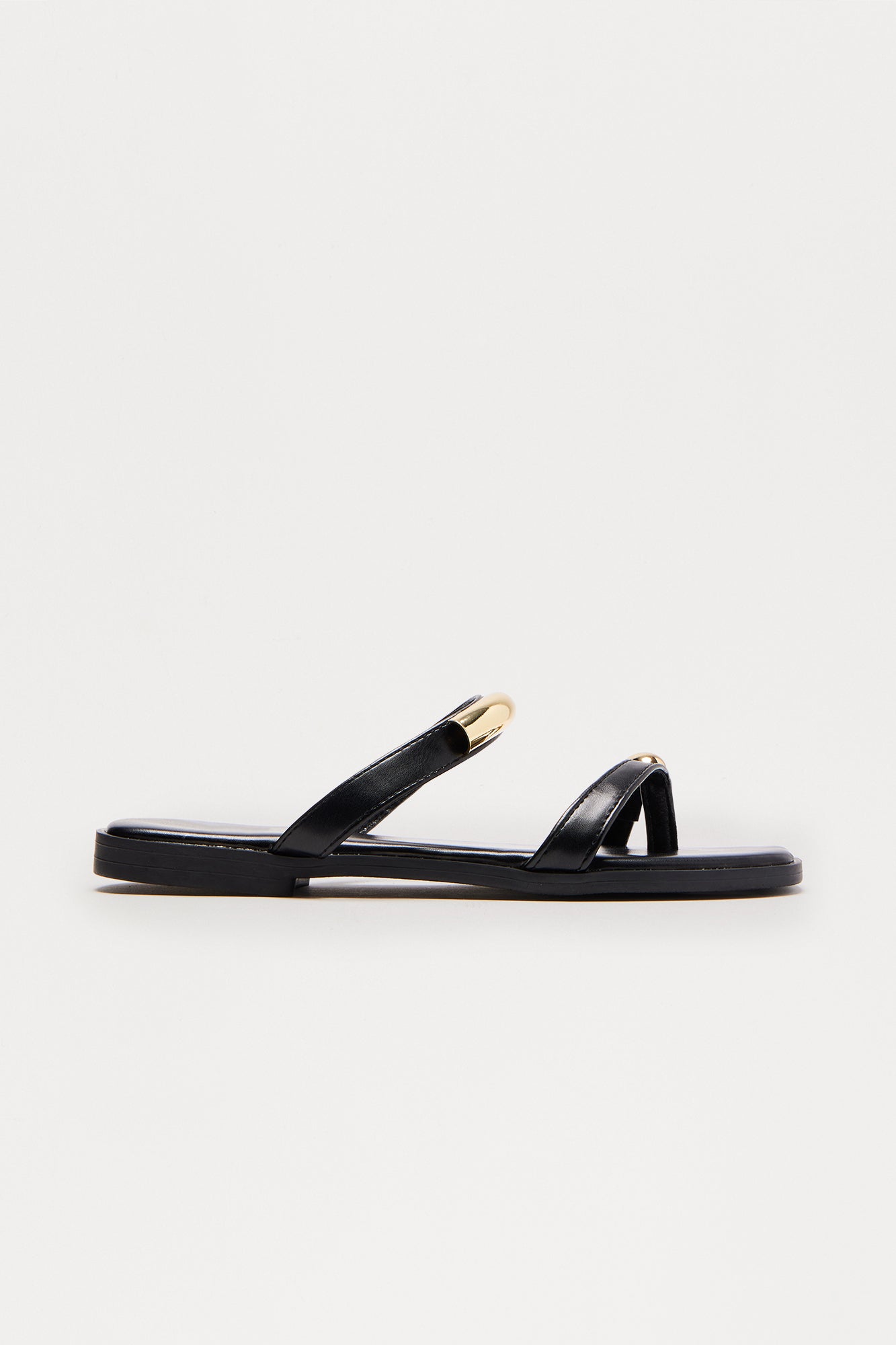 Shore Toe Ring Flip Flops - Black