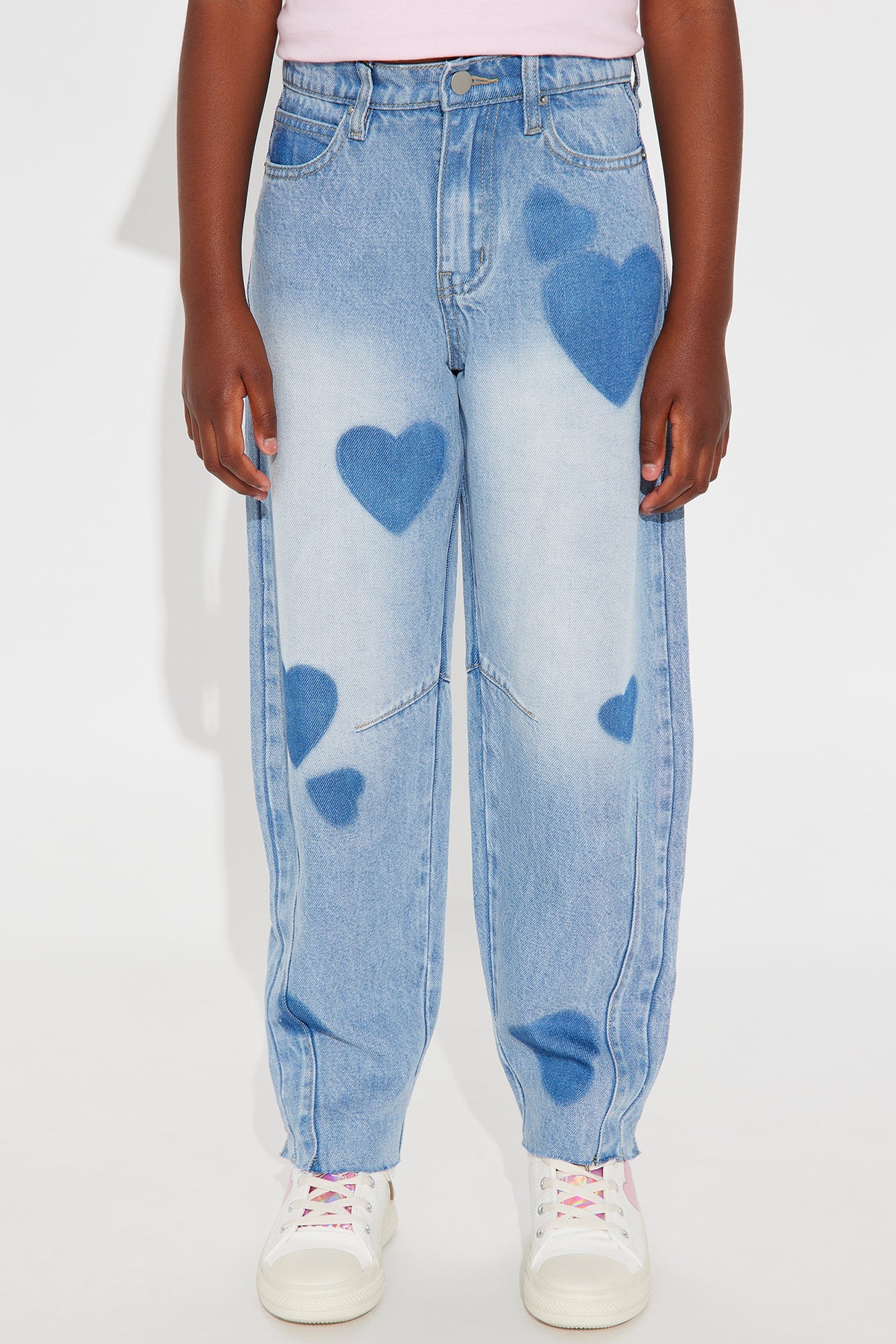 Mini From My Heart Loose Taper Leg Jeans - Light Wash