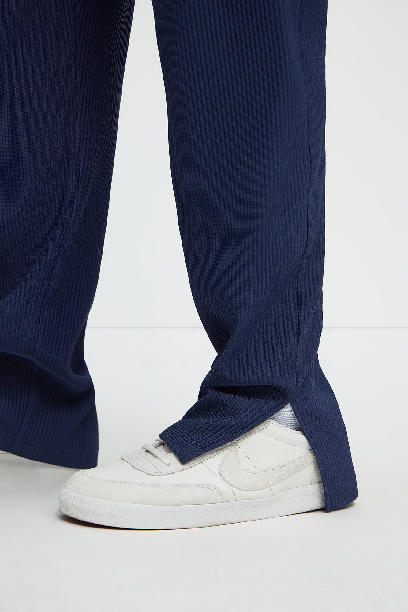 Show Up Slim Slit Pants - Navy