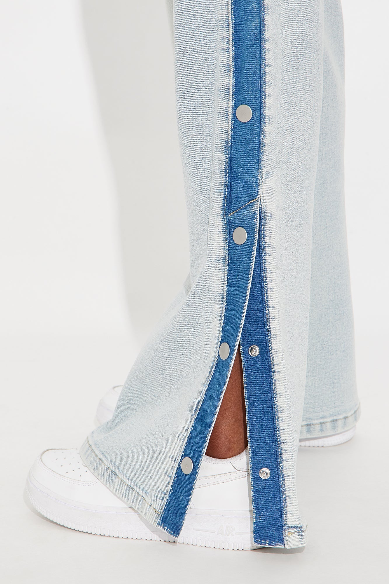 Mini Snap Out Of It Wide Leg Jeans - Light Wash