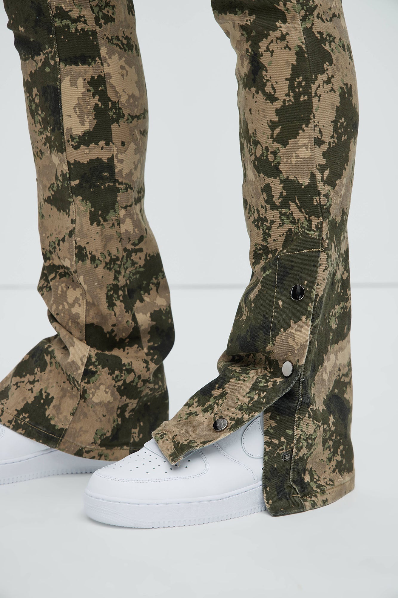 With The Hidden Camo Stacked Skinny Flare Pants - Camouflage