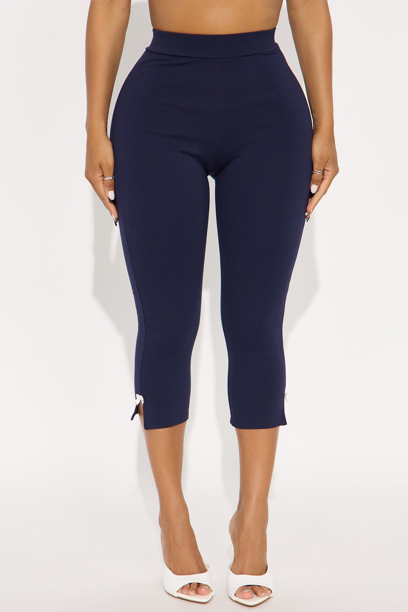 Take A Bow Capri Legging - Navy