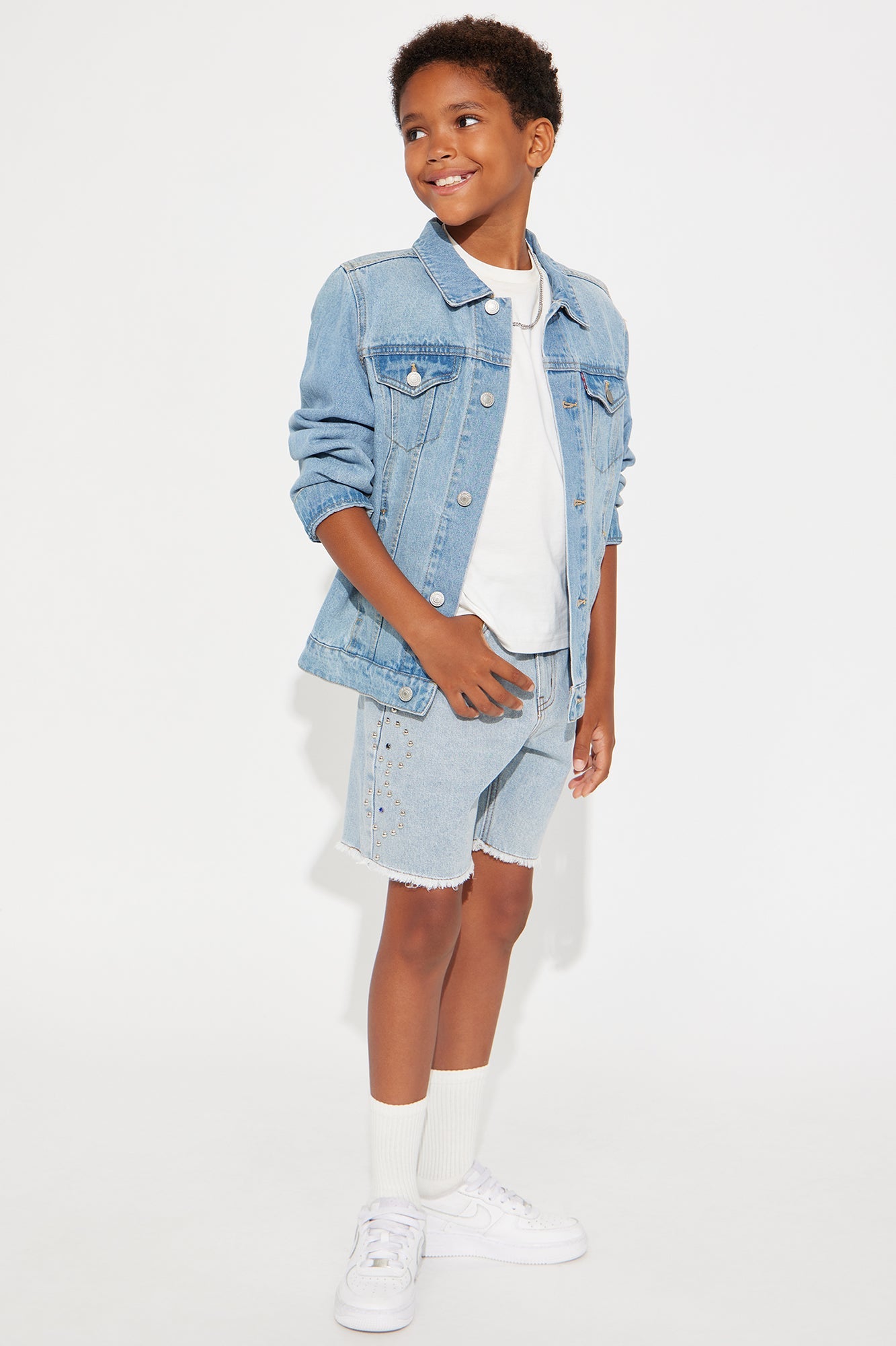 Mini Relaxed Come In Clutch Studded Denim Shorts - Light Blue Wash