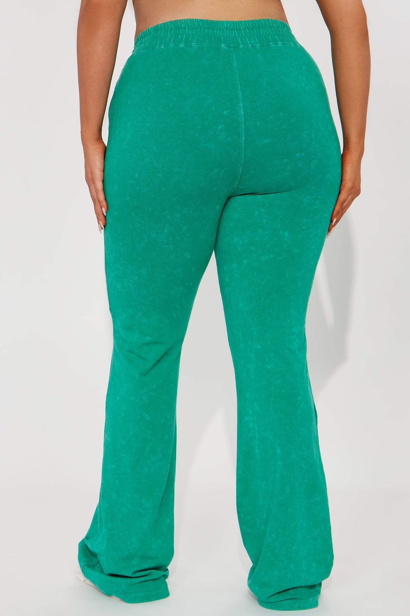 The Hamptons Sporty Flared Pant - Green
