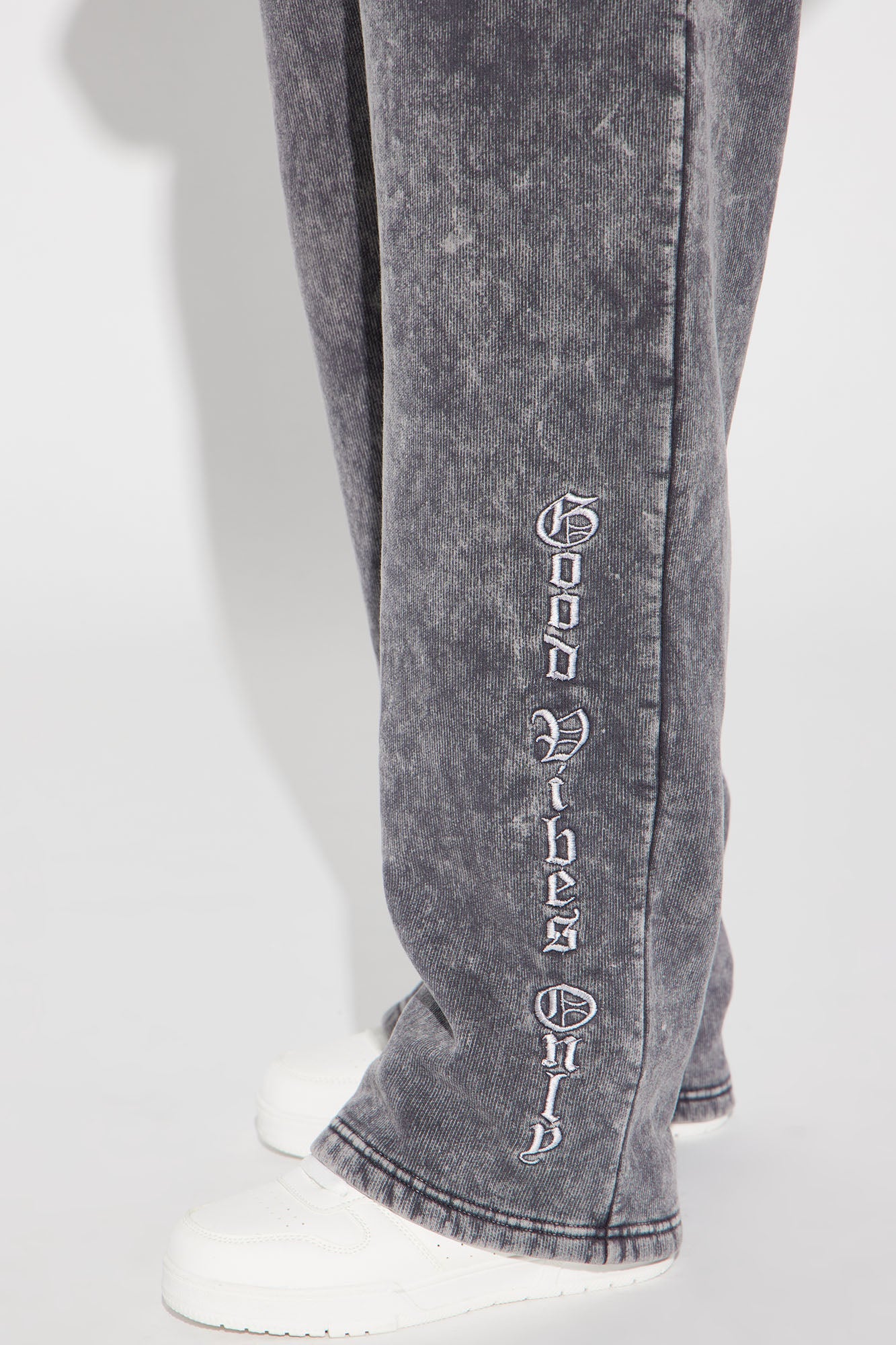Good Vibes Washed Wide Leg Sweatpant - Grey/combo