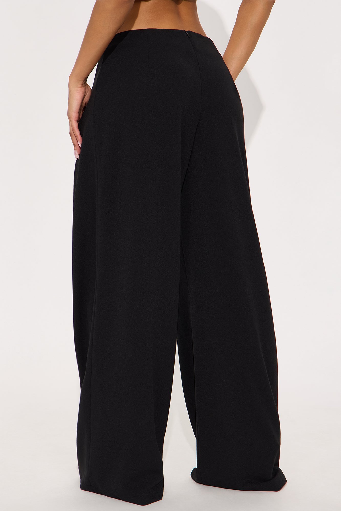 Brigitte Crepe Knit Wide Leg Pleated Pant 33″ - Black