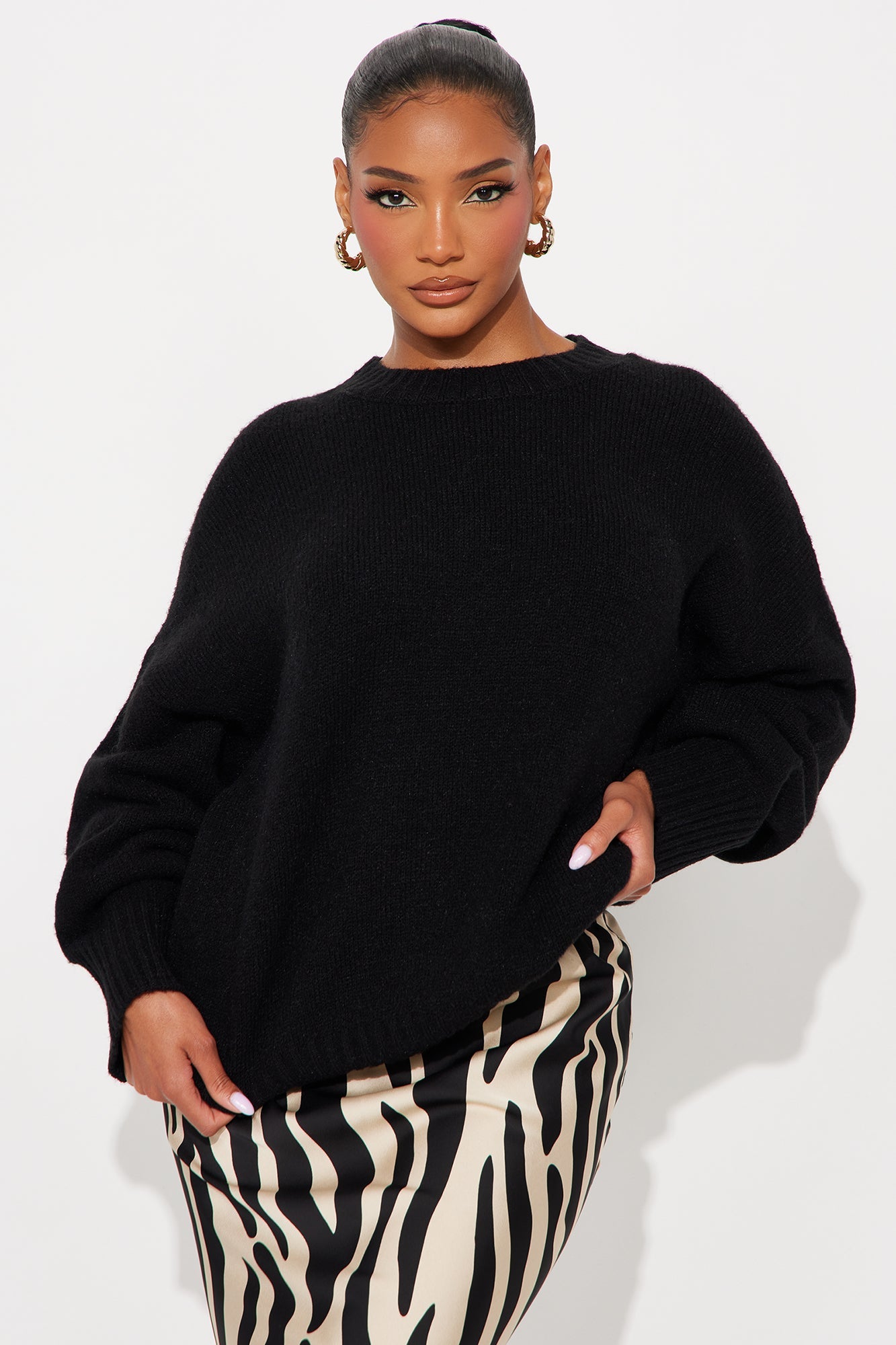On Wednesdays Pullover Sweater - Black