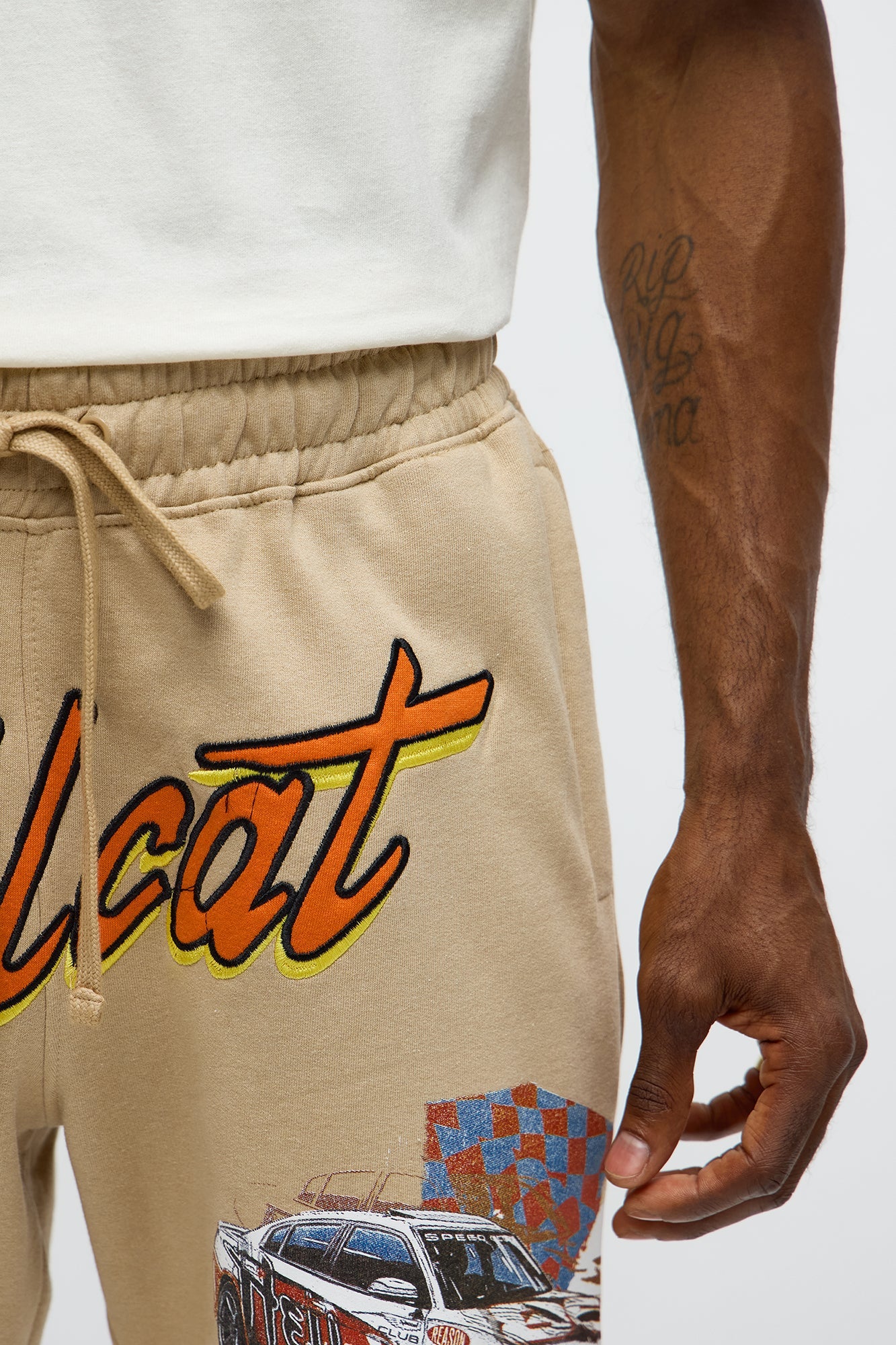 Dodge Hellcat Racing Embroidery Sweatshorts - Khaki