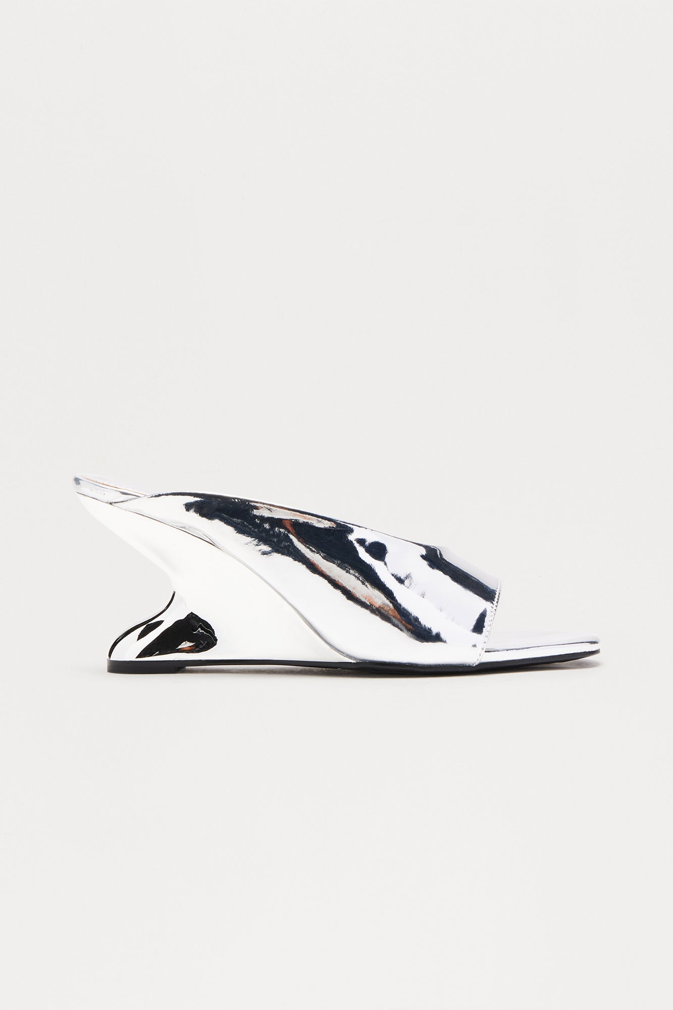 Curve Faux Patent Wedges - Silver