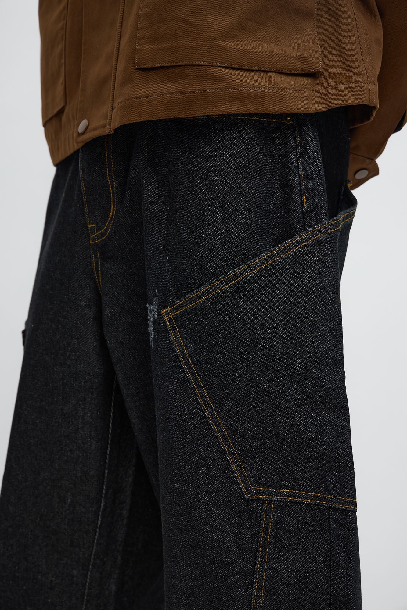 Barrel Panel Pocket Jean - Dark Wash