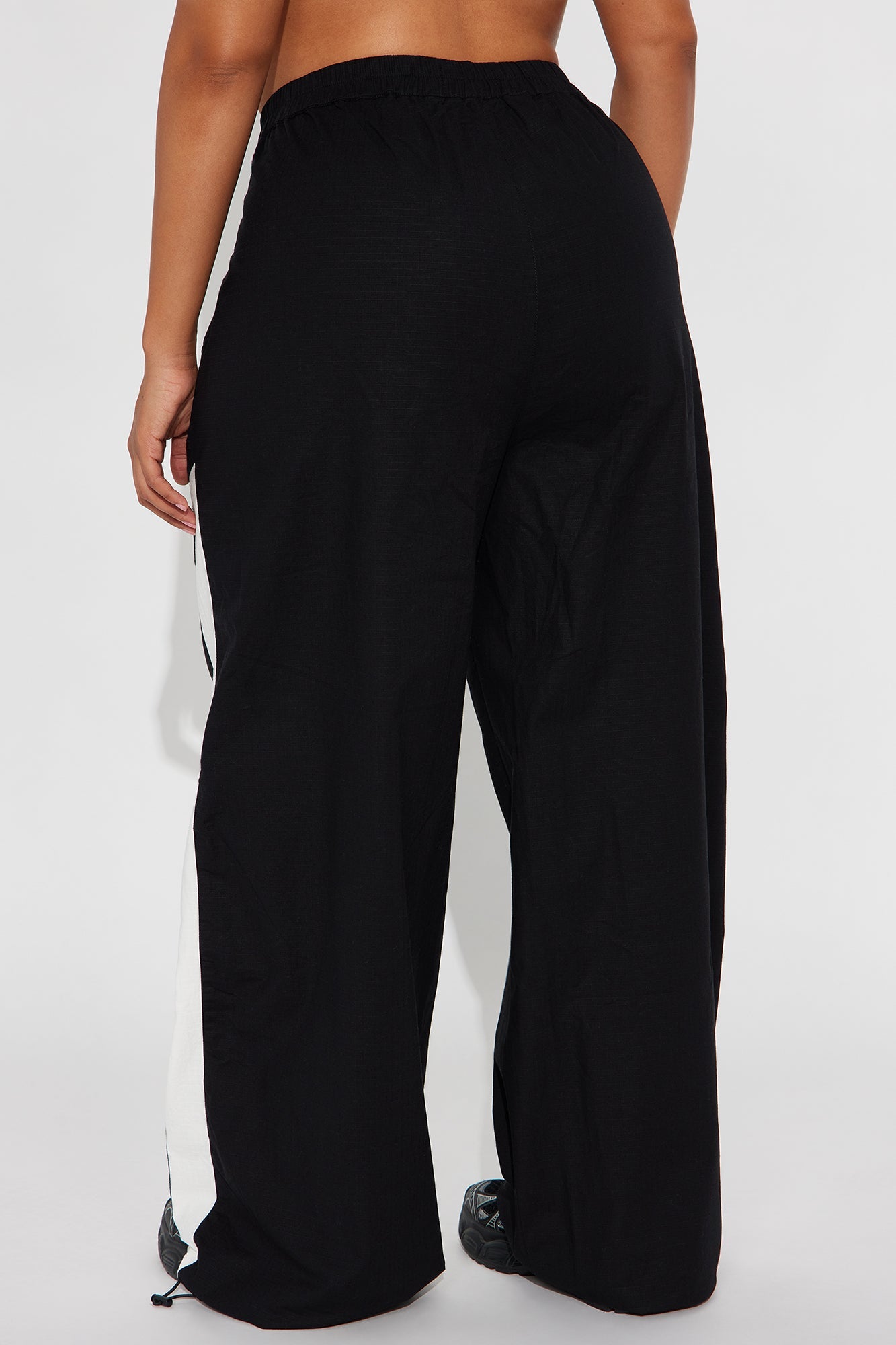Alana Textured Wide Leg Jogger 33″ - Black/White