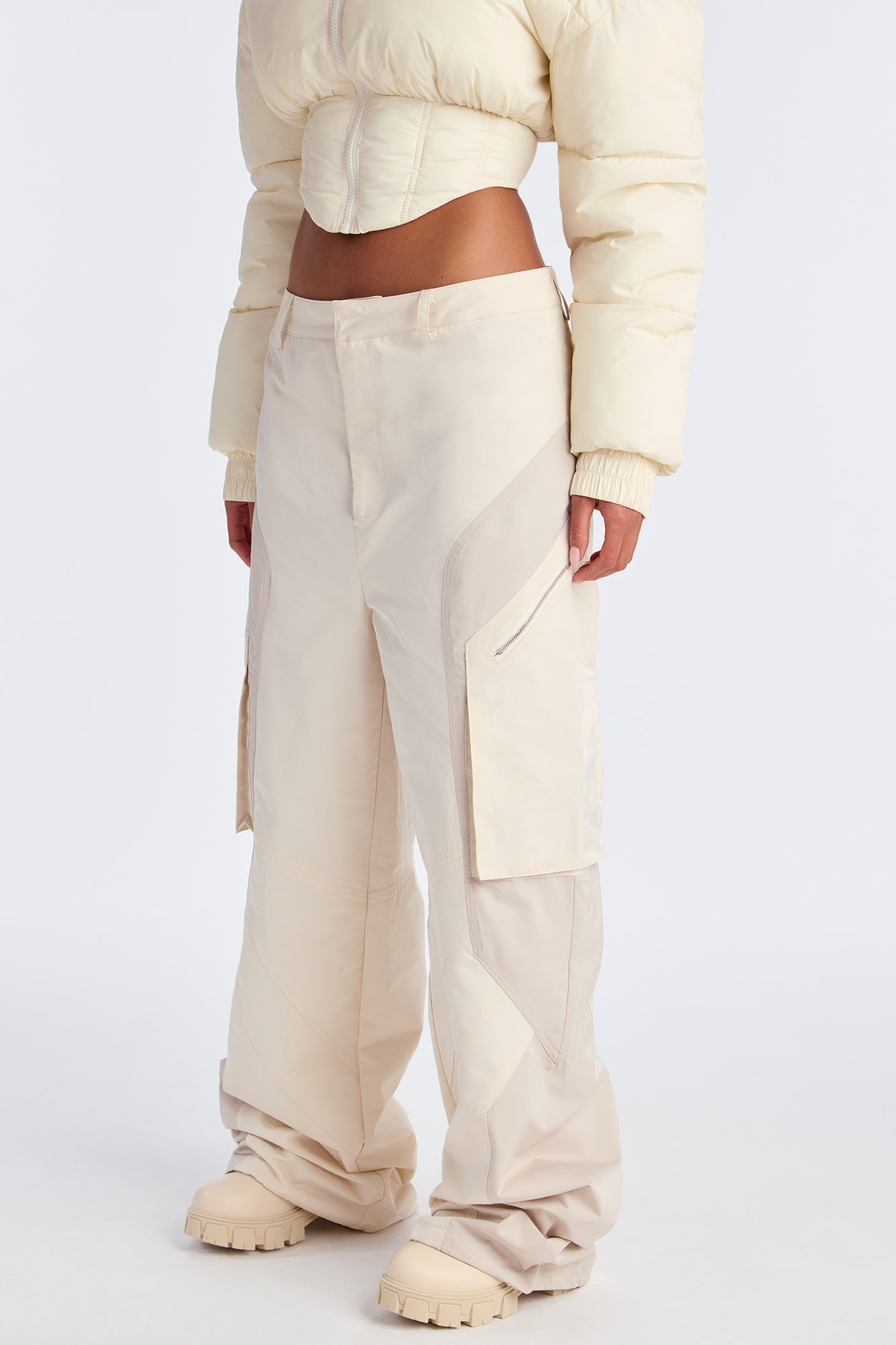 Get Ahead Windbreaker Jogger 31″ - Cream/combo
