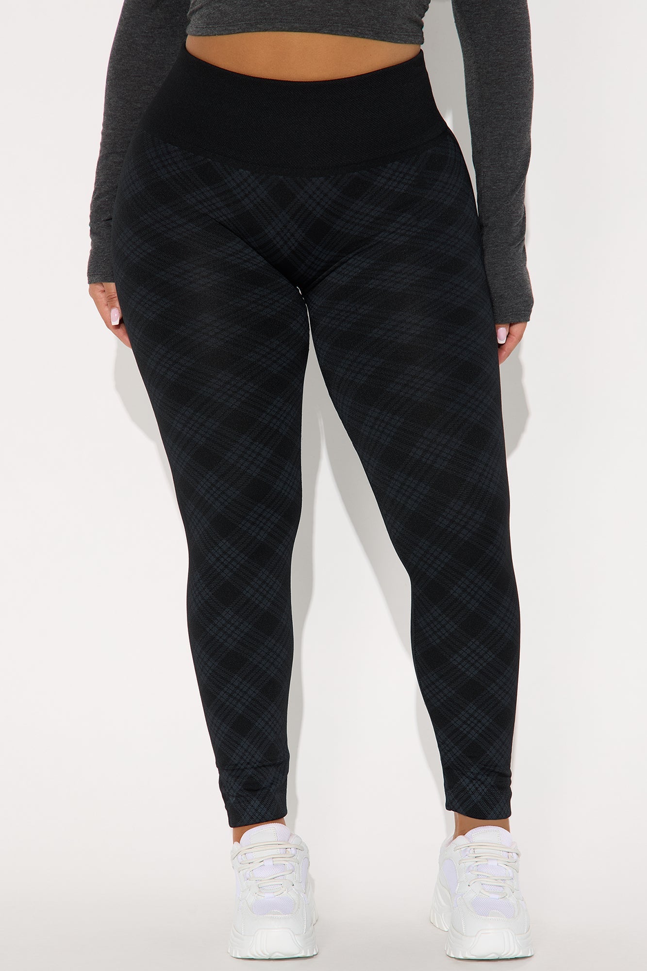 Pay Attention Plaid Fleece Legging 27″ - Black/combo