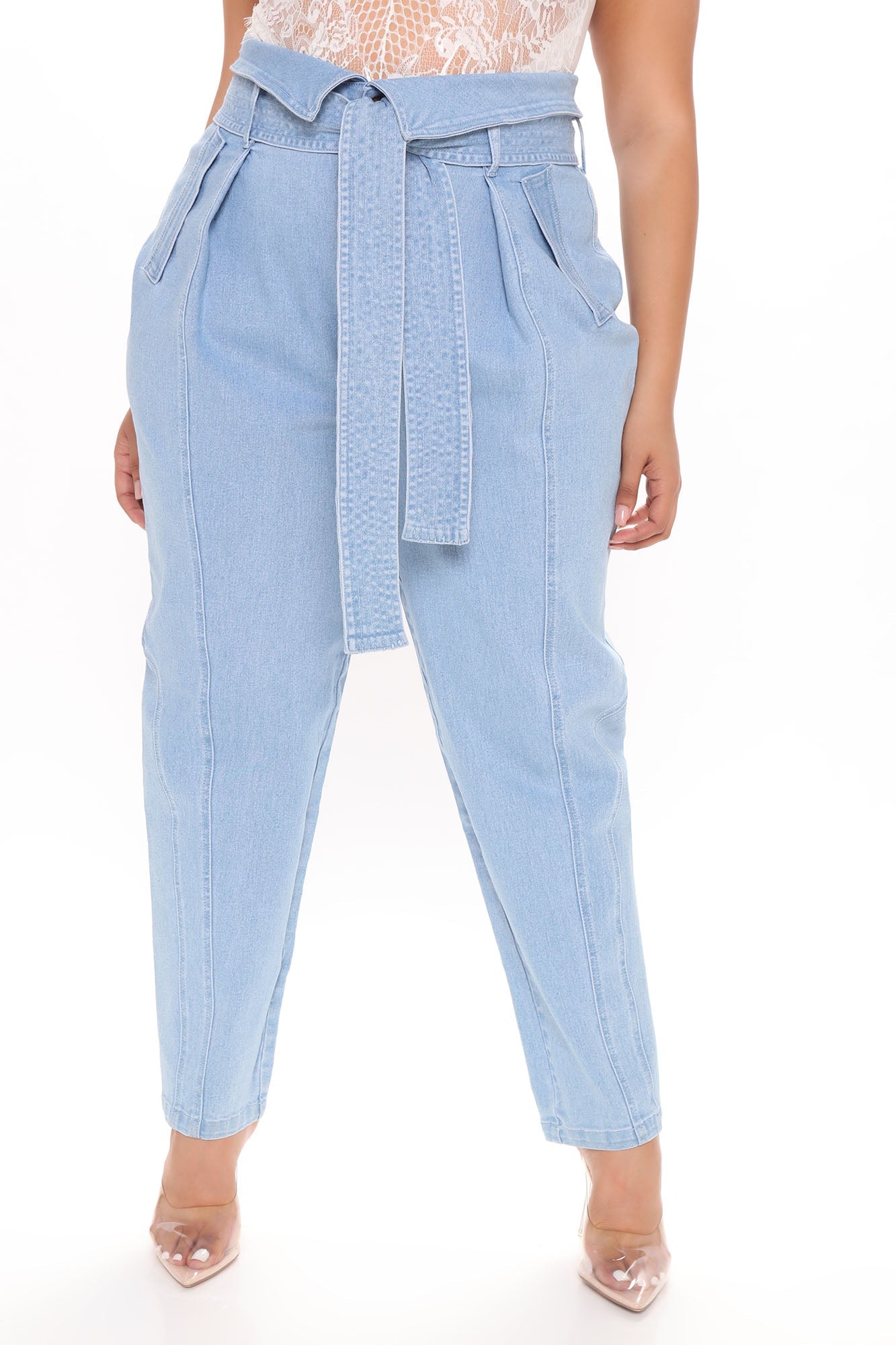 Love The Feeling Balloon Mom Jeans - Light Blue Wash