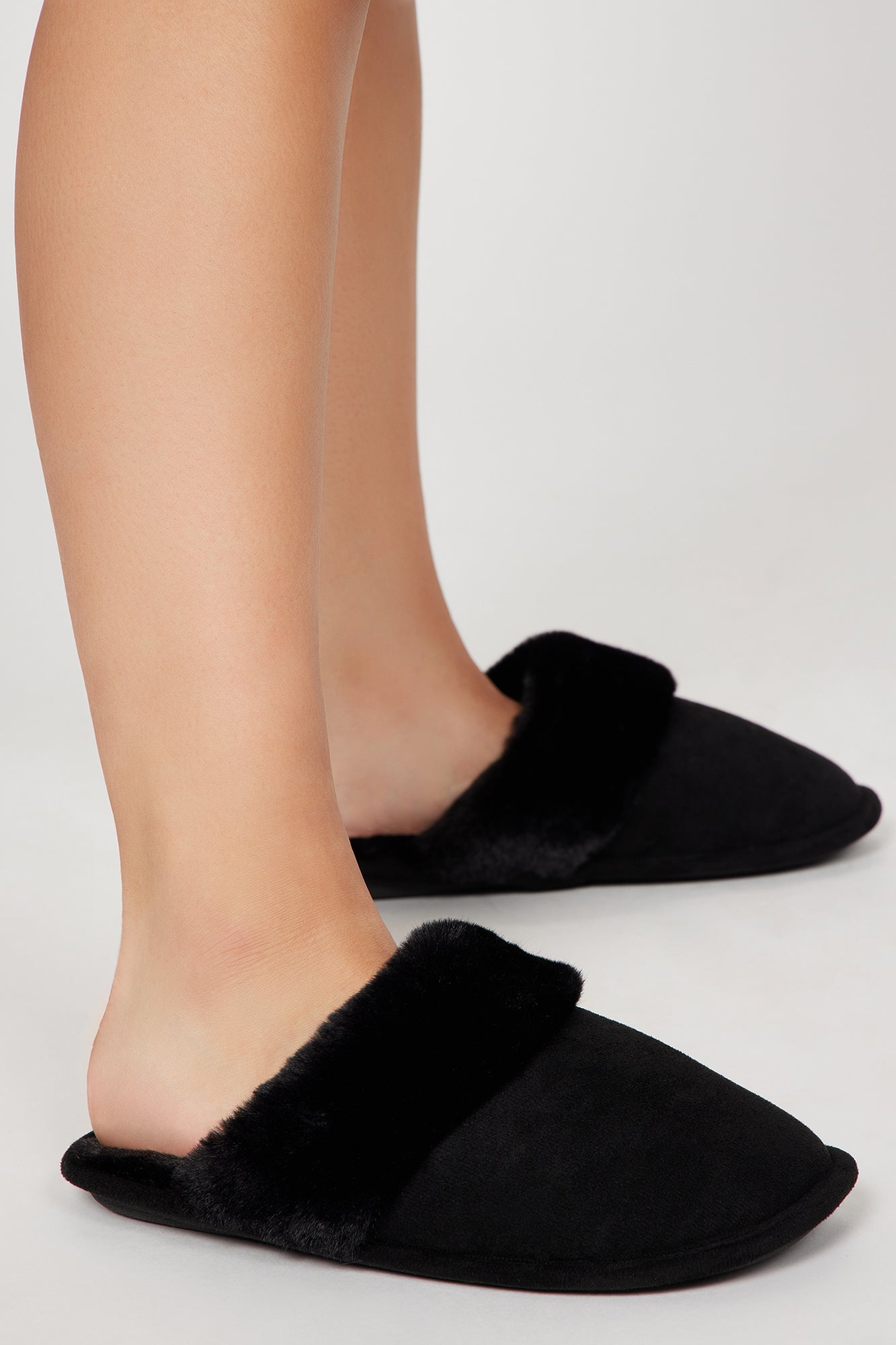 Hanging With You Slippers - Black