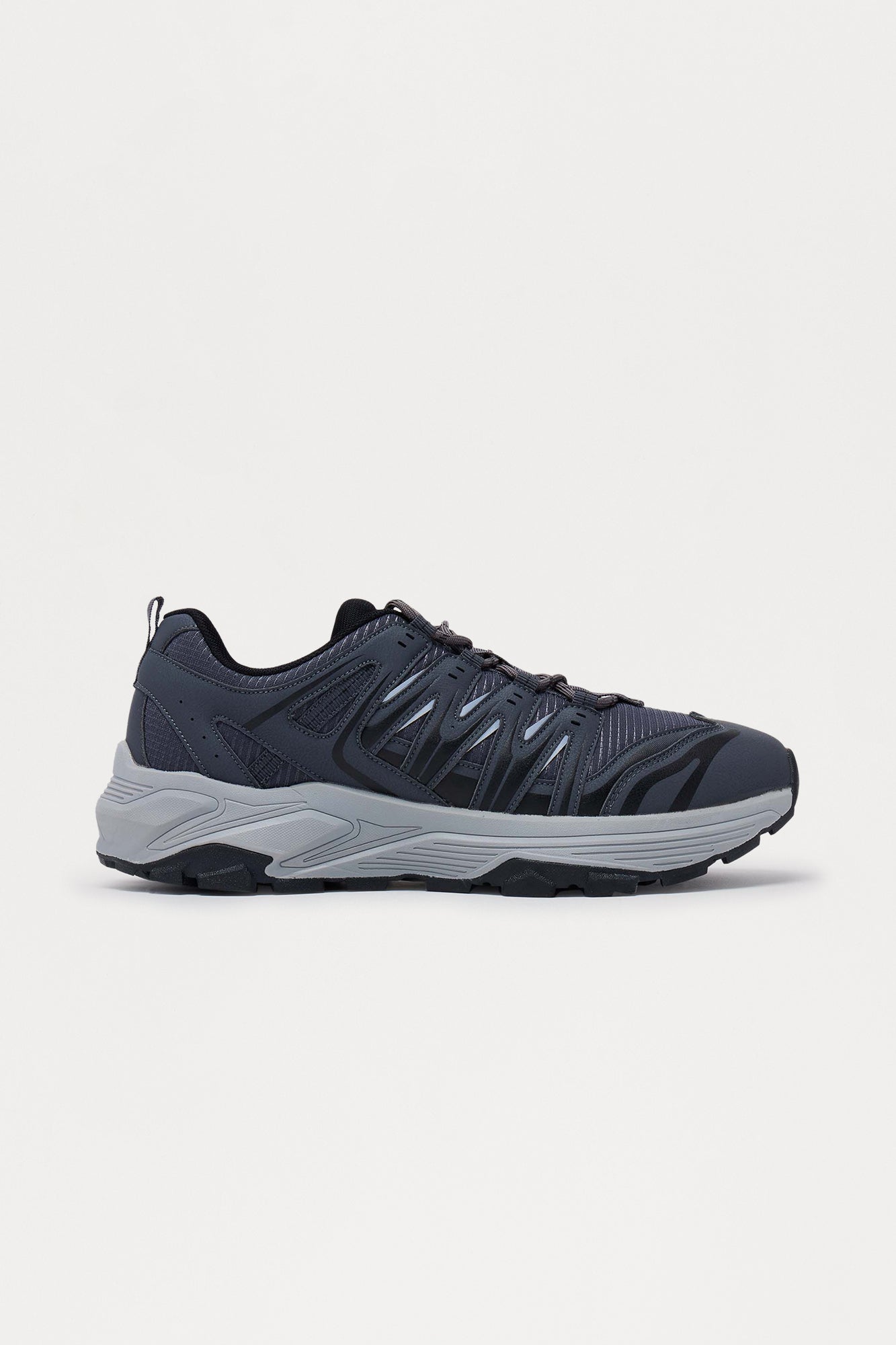 On The Run Low Top Sneaker - Charcoal