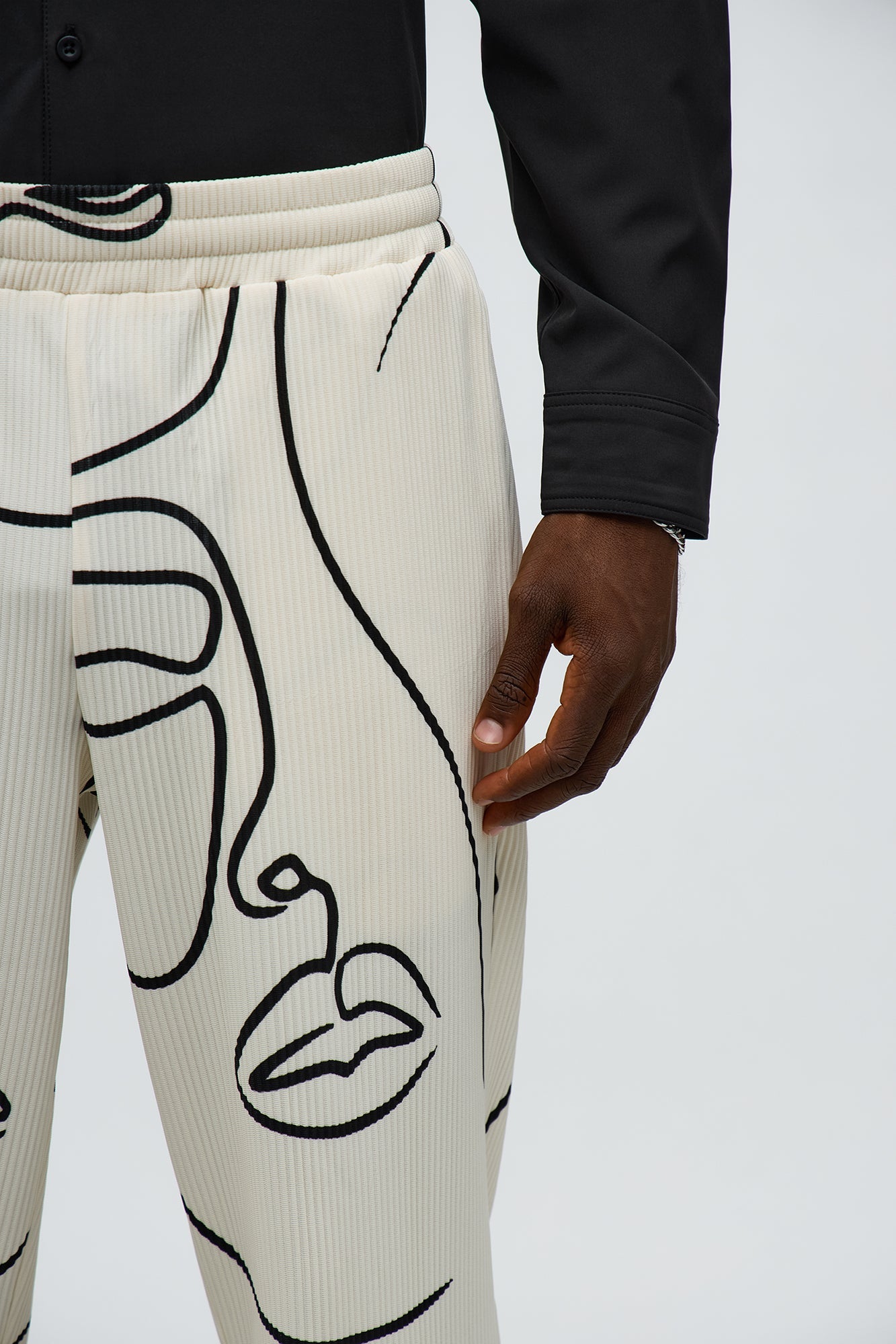 Straight Show Up Printed Face Pant - Cream