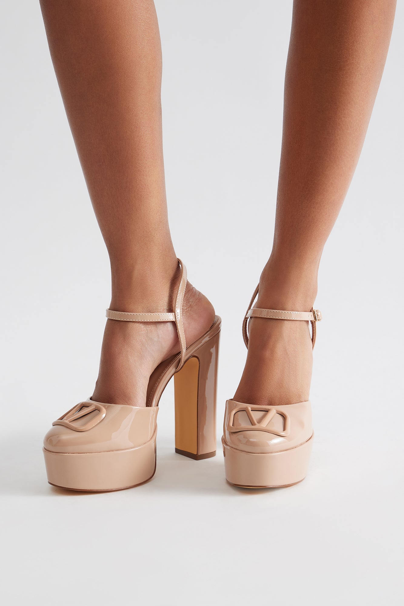 Bayley Hardware Platform Pumps - Nude