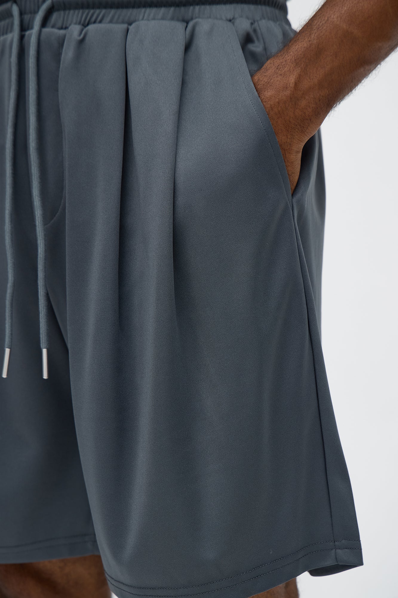 Easy Flow Pleated Short - Heather Grey