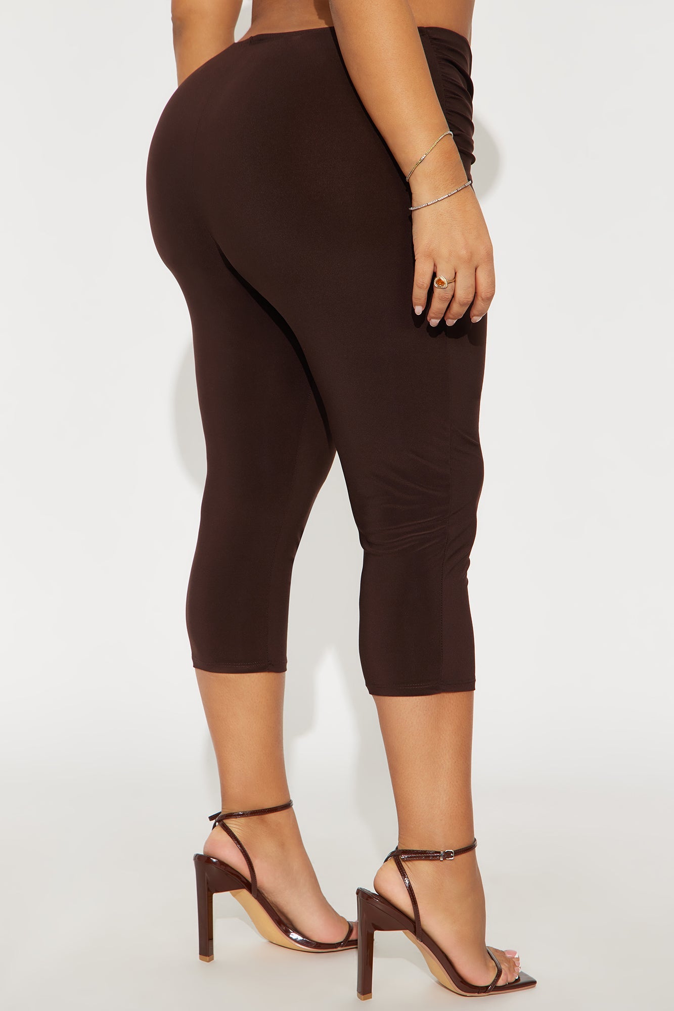 Verona Mid Rise Tie Waist Capri Legging 19″ - Chocolate