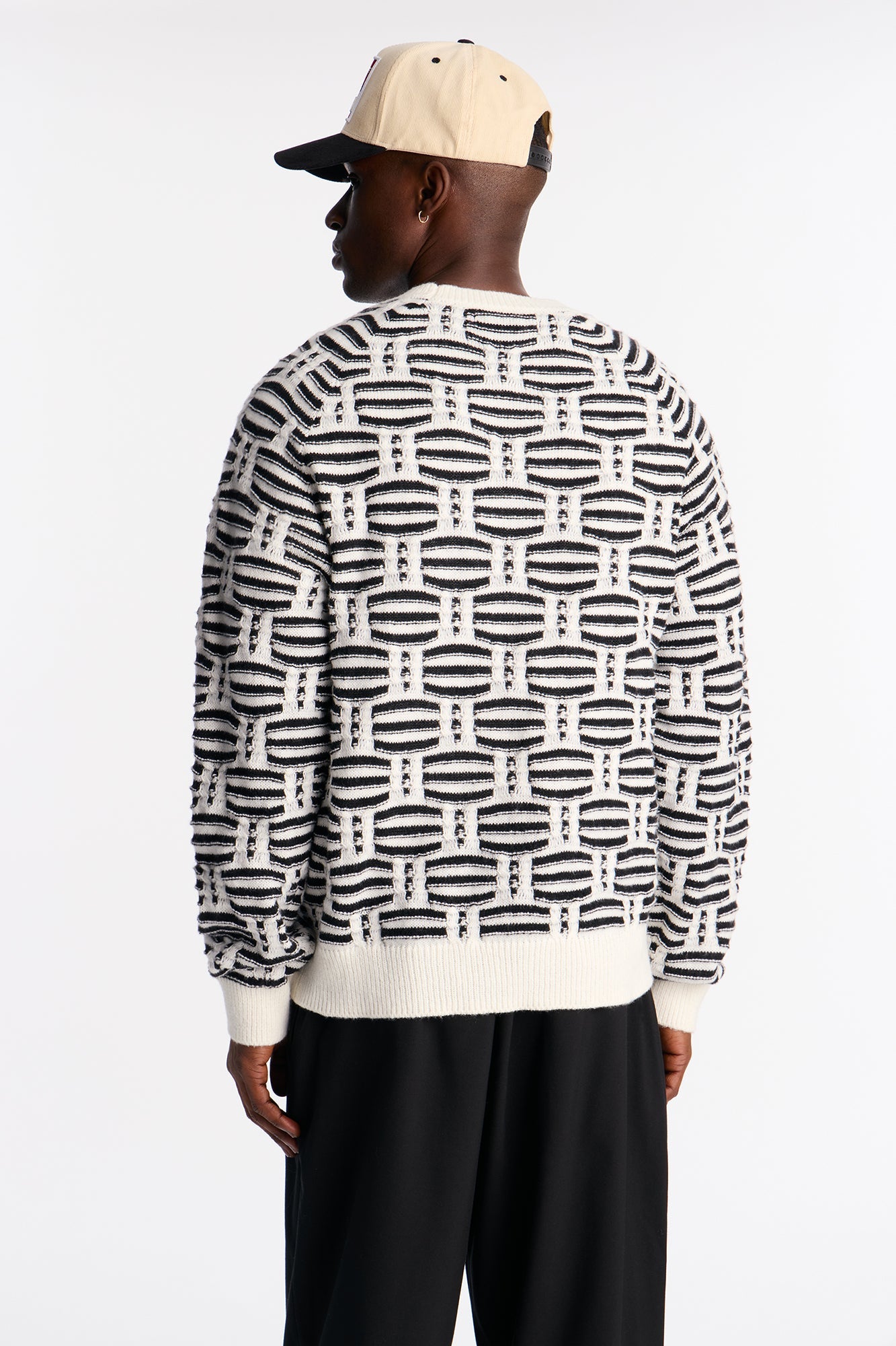 Forward Crewneck Sweater - Black/White